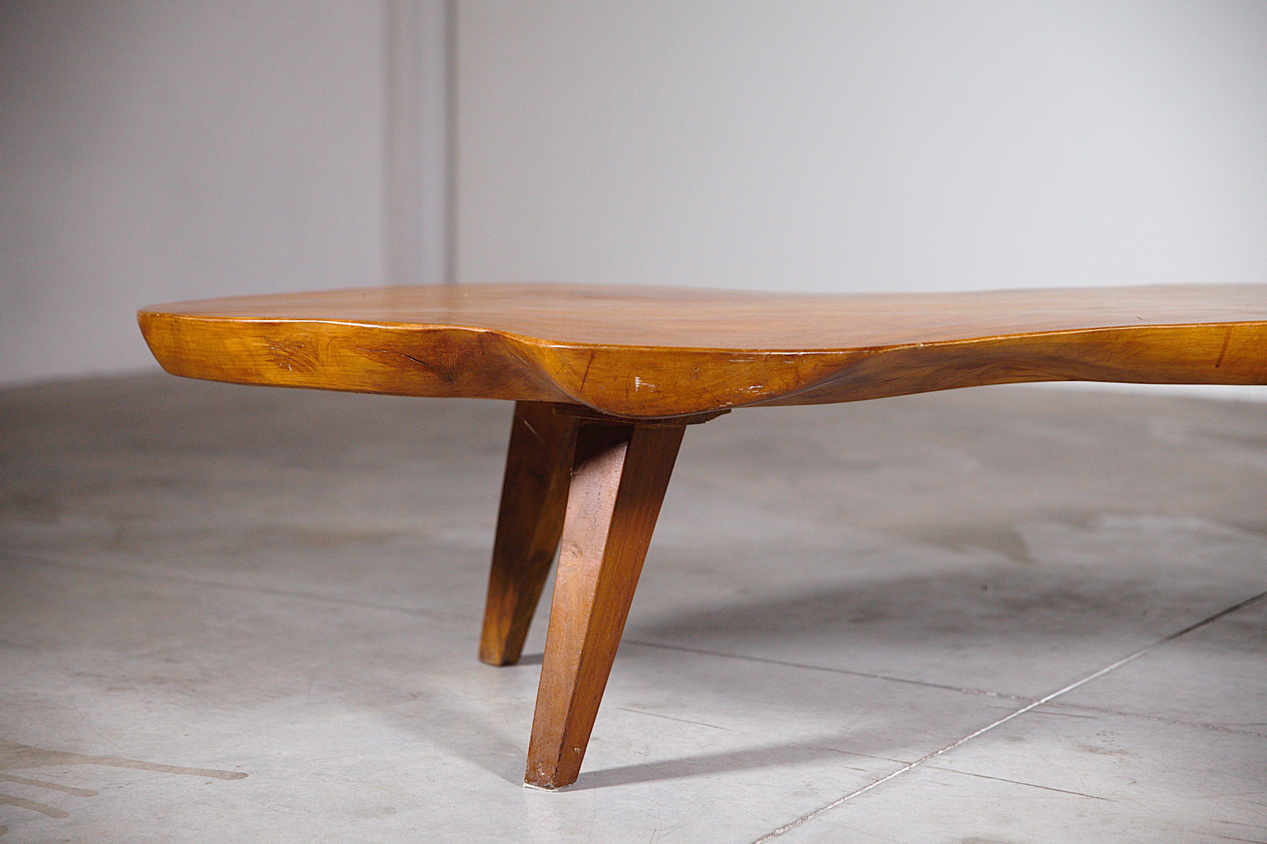 Impressionnante table basse de forme organique Brésil 1950 en vente 6