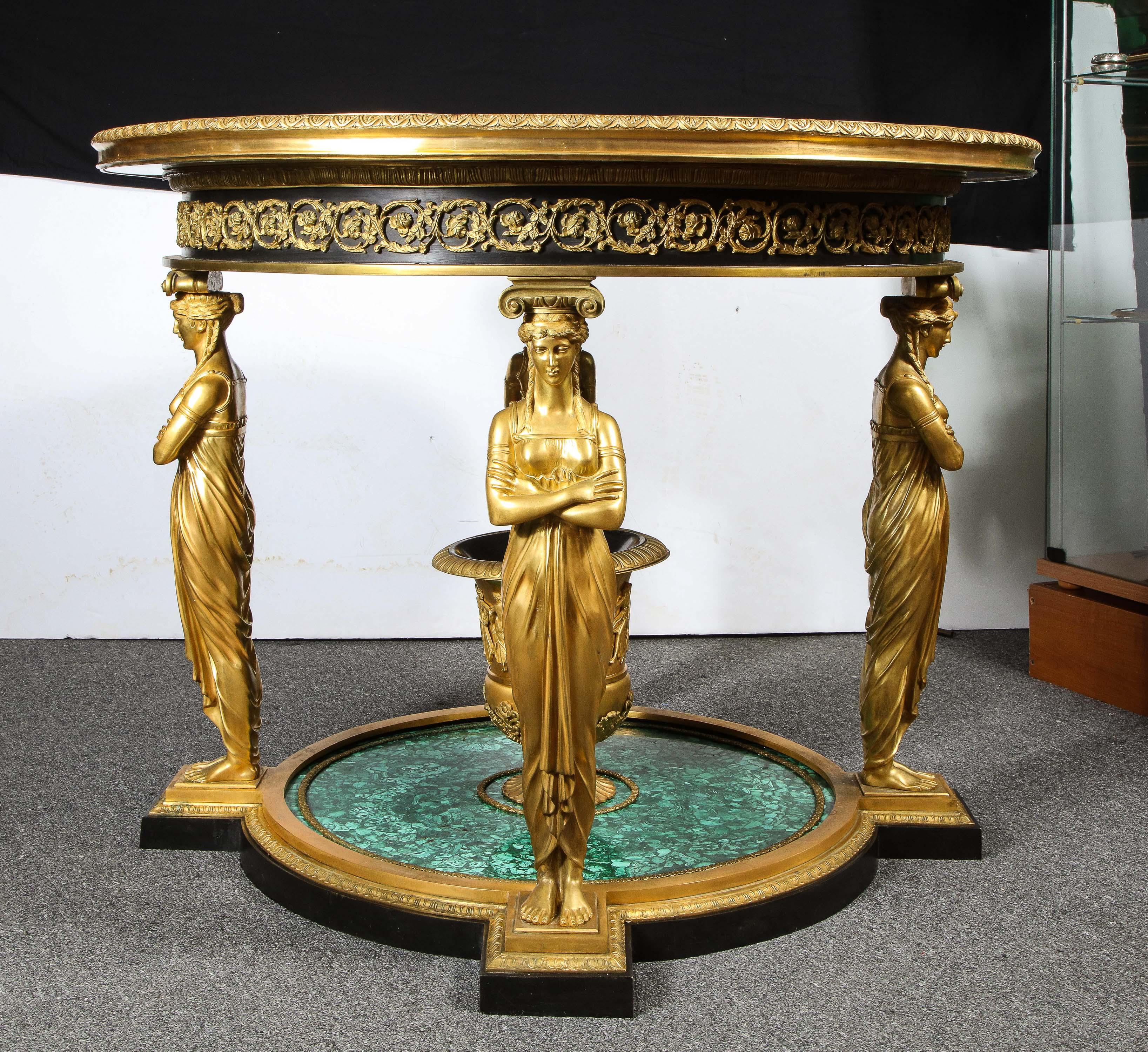 Impressionnante table centrale de style Empire en malachite et bronze doré d'après Desmalter en vente 6