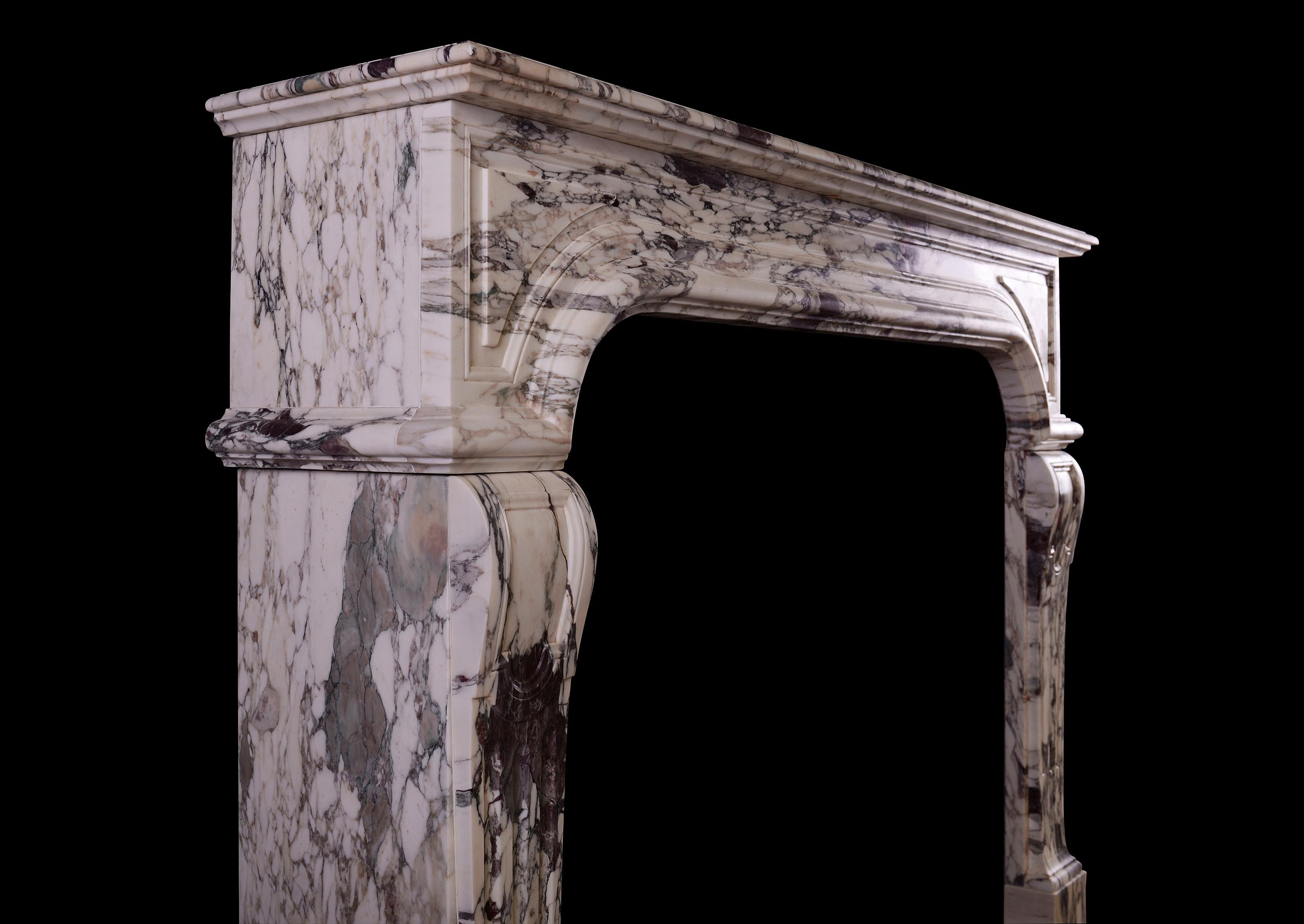 XIXe siècle Impressionnante cheminée de style Louis XIV en marbre Brèche Violette en vente