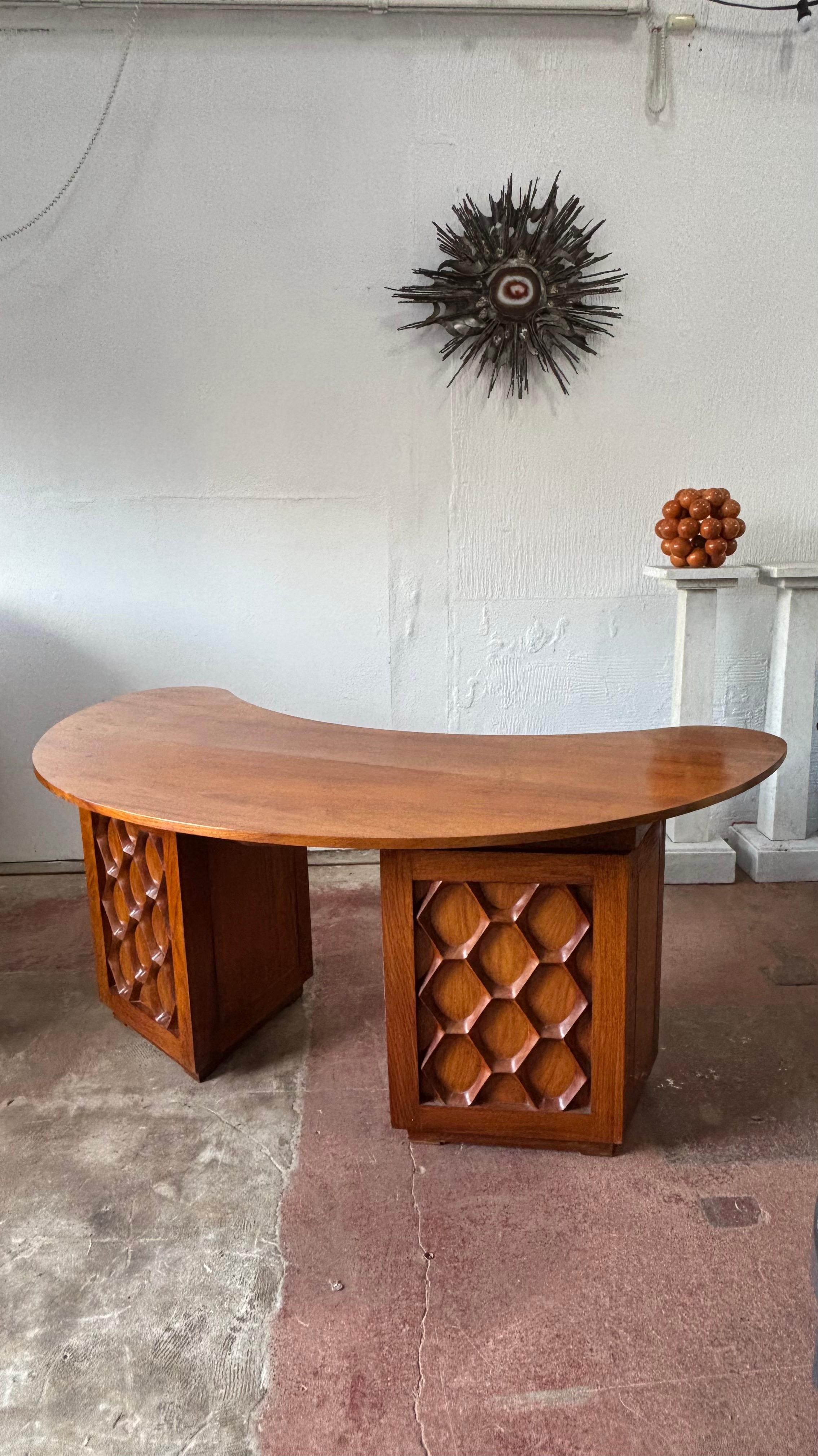 An Impressive Mid-Century Modern Semi circular Desk,  1970s In Good Condition For Sale In Sherborne, GB