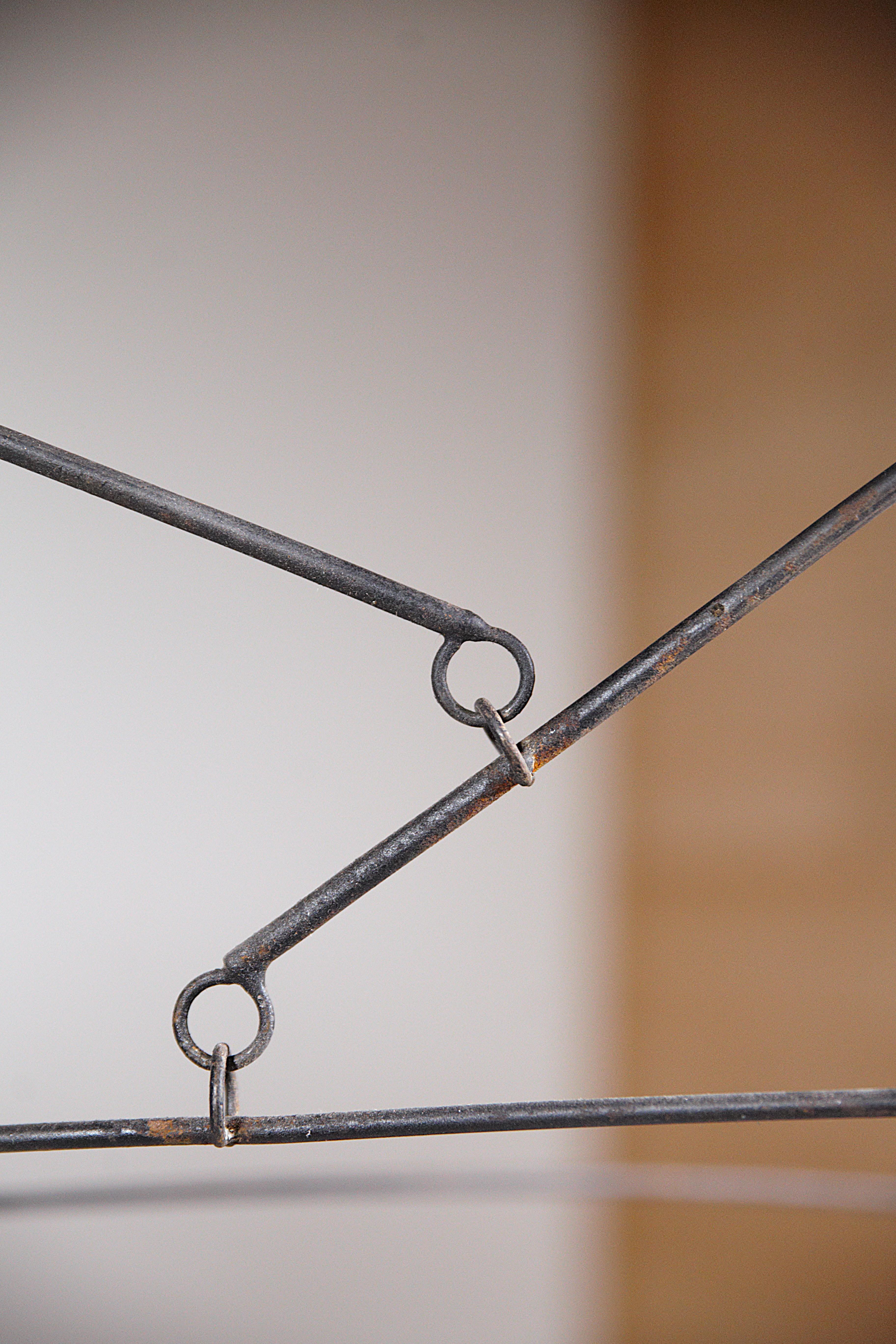 Ein beeindruckendes Mobile-Skulptur von Guillaume Lanoux, Frankreich 1980er Jahre (Metall) im Angebot