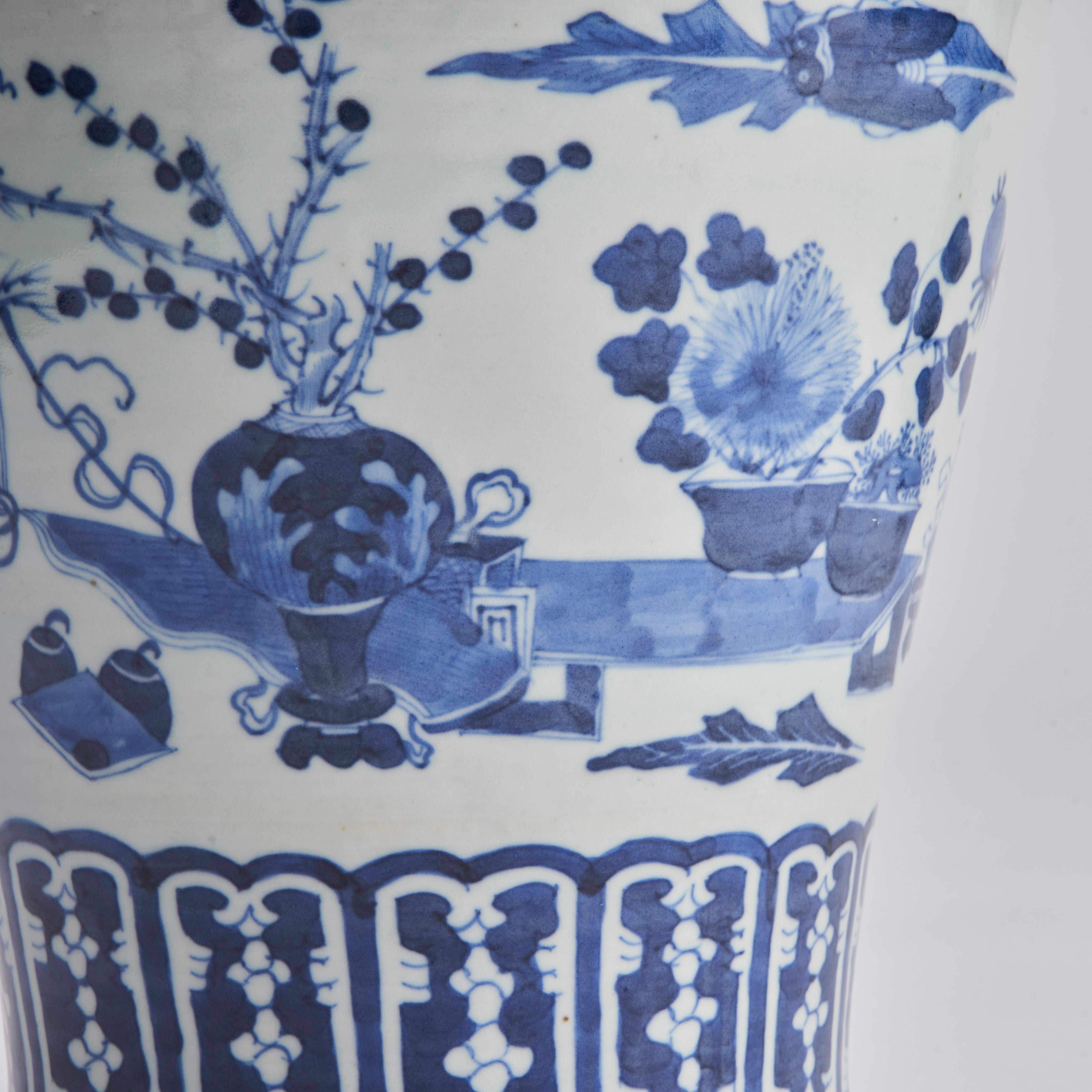 An impressive pair of Chinese porcelain blue and white covered vases For Sale 4
