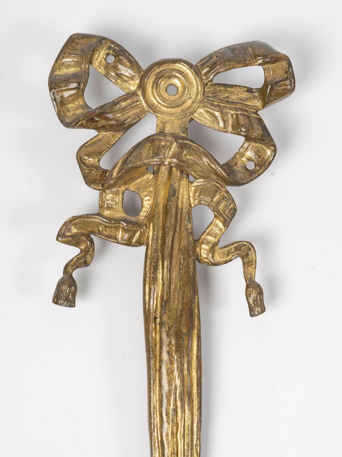 Francese Impressionante coppia di appliques in ormù in stile Luigi XVI, XIX secolo. in vendita