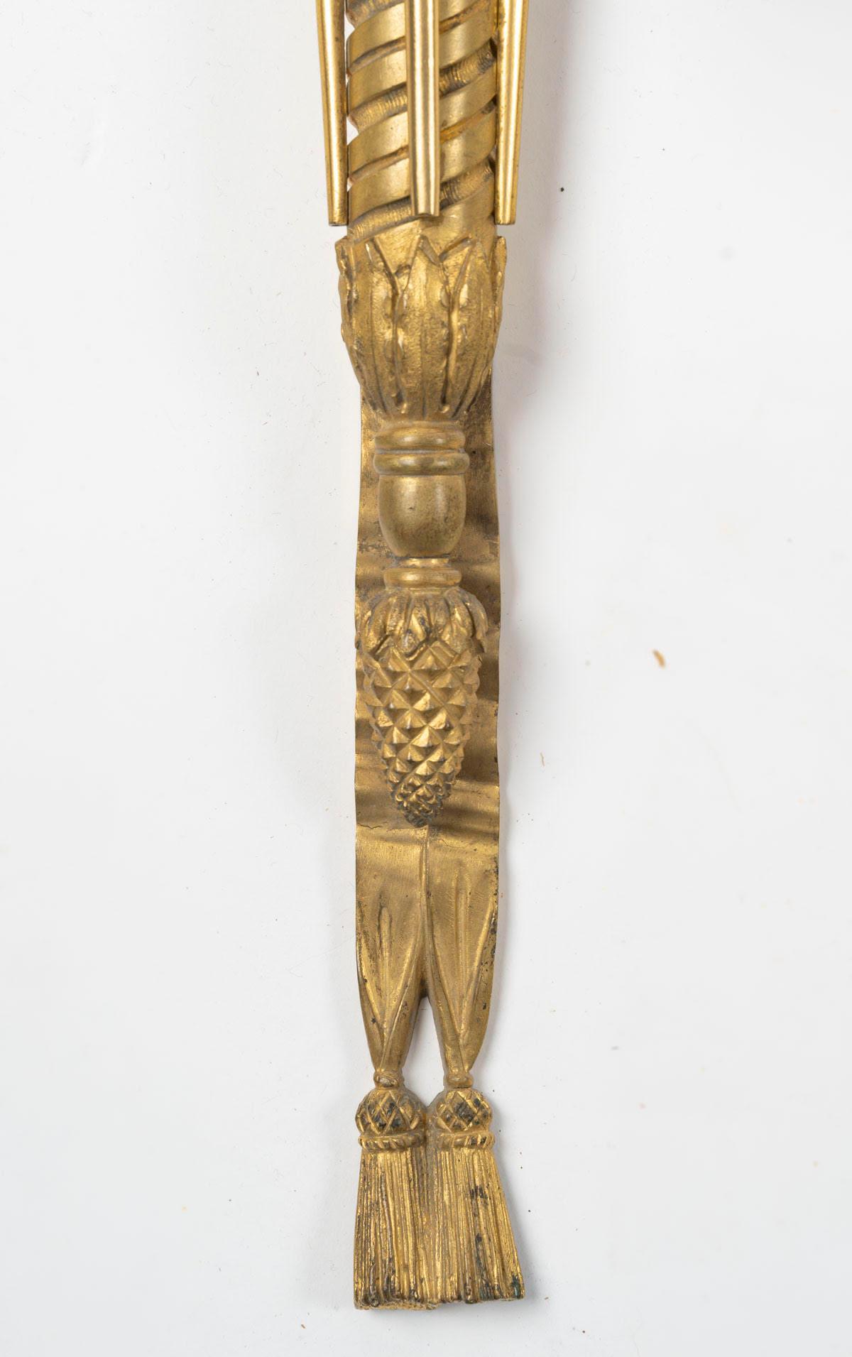 Dorato Impressionante coppia di appliques in ormù in stile Luigi XVI, XIX secolo. in vendita