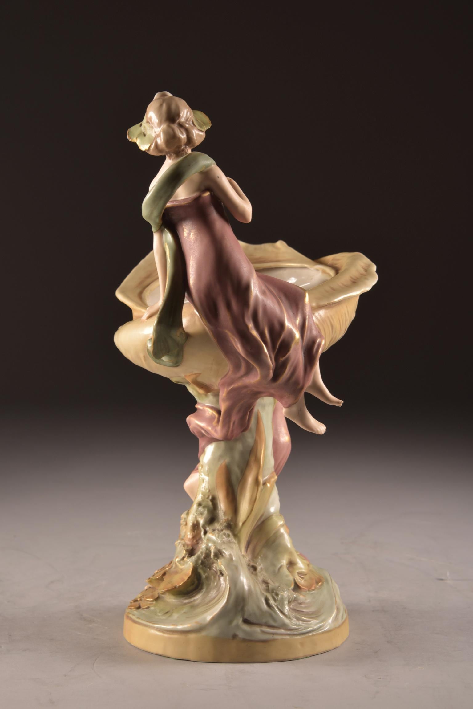 Impressive Piece Royal Dux Bohemia, Art Nouveau, Early 20th Century For Sale 1
