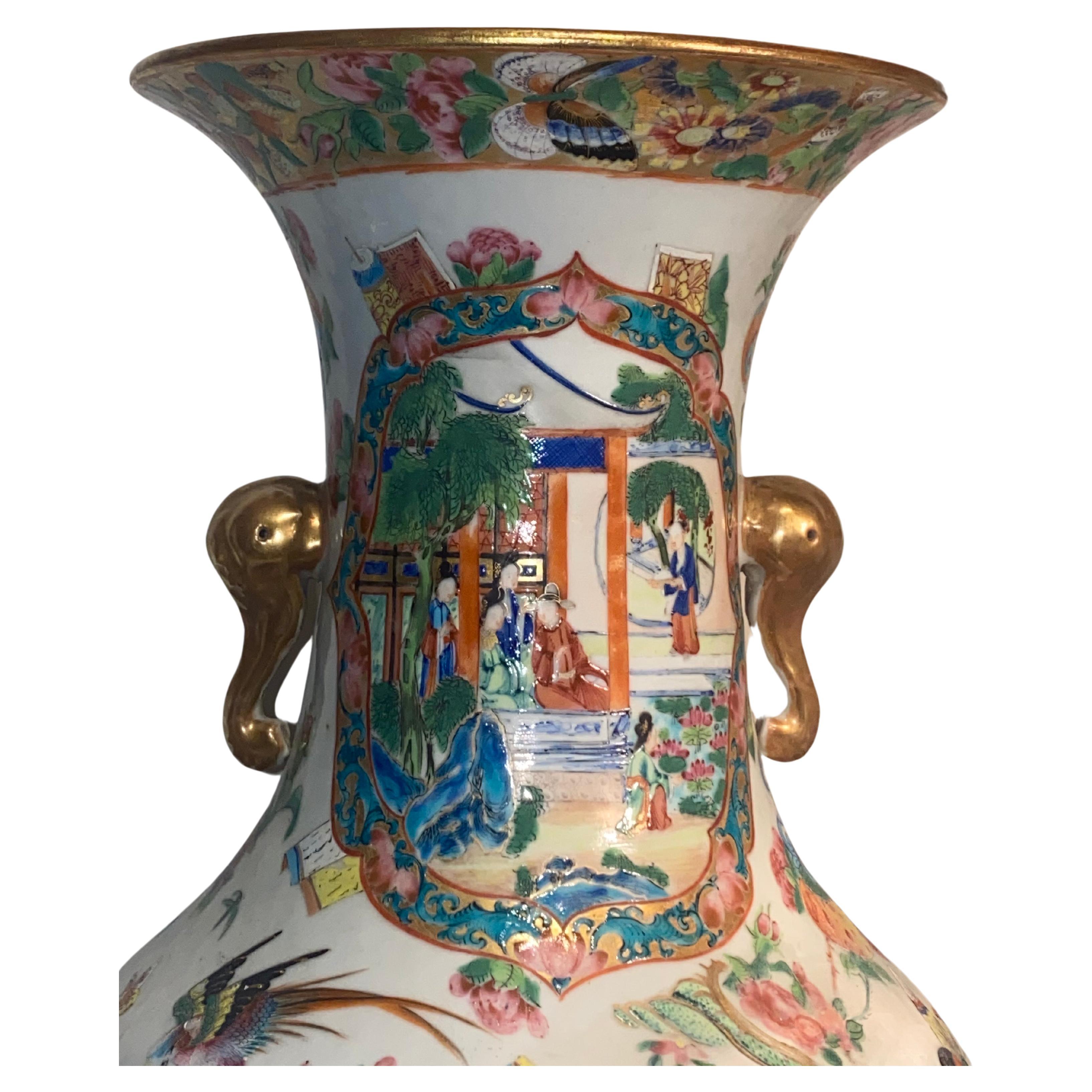 An Impressive Quality Pair Cantonese Famille Rose Medallion Vases 19th Century In Good Condition For Sale In London, GB