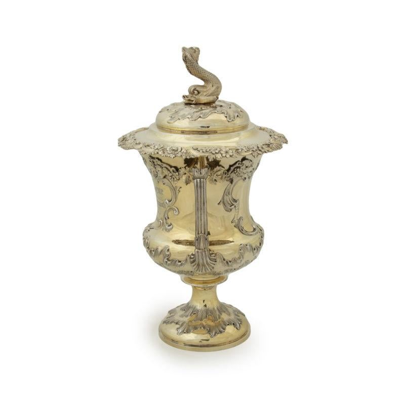 Ein beeindruckender vergoldeter Lyme Regis & Charmouth Regatta Pokal für 1846 präsentiert  (Mittleres 19. Jahrhundert) im Angebot