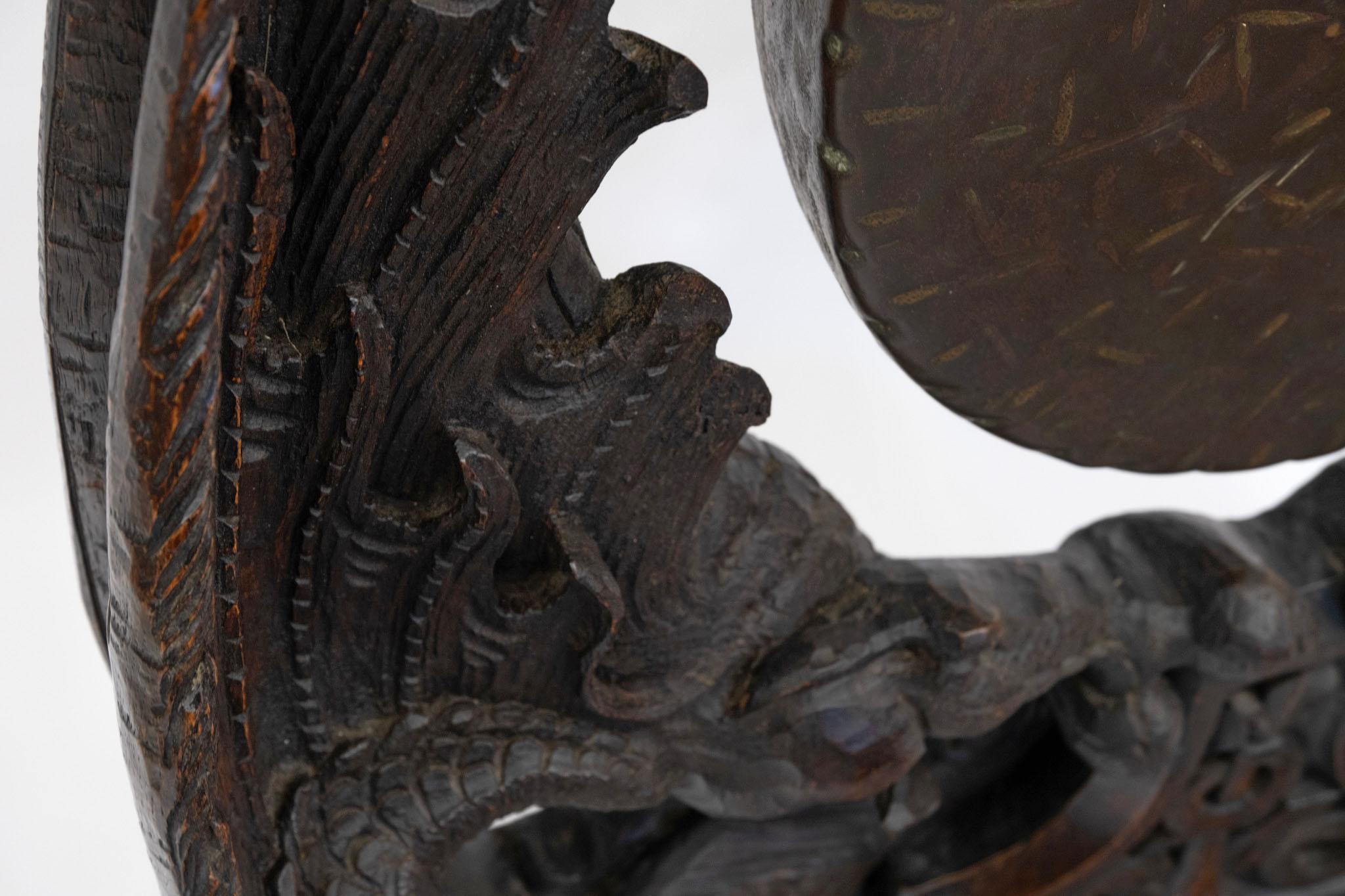 Impressionnant gong de table sur pied en chêne sculpté de l'époque victorienne en vente 5