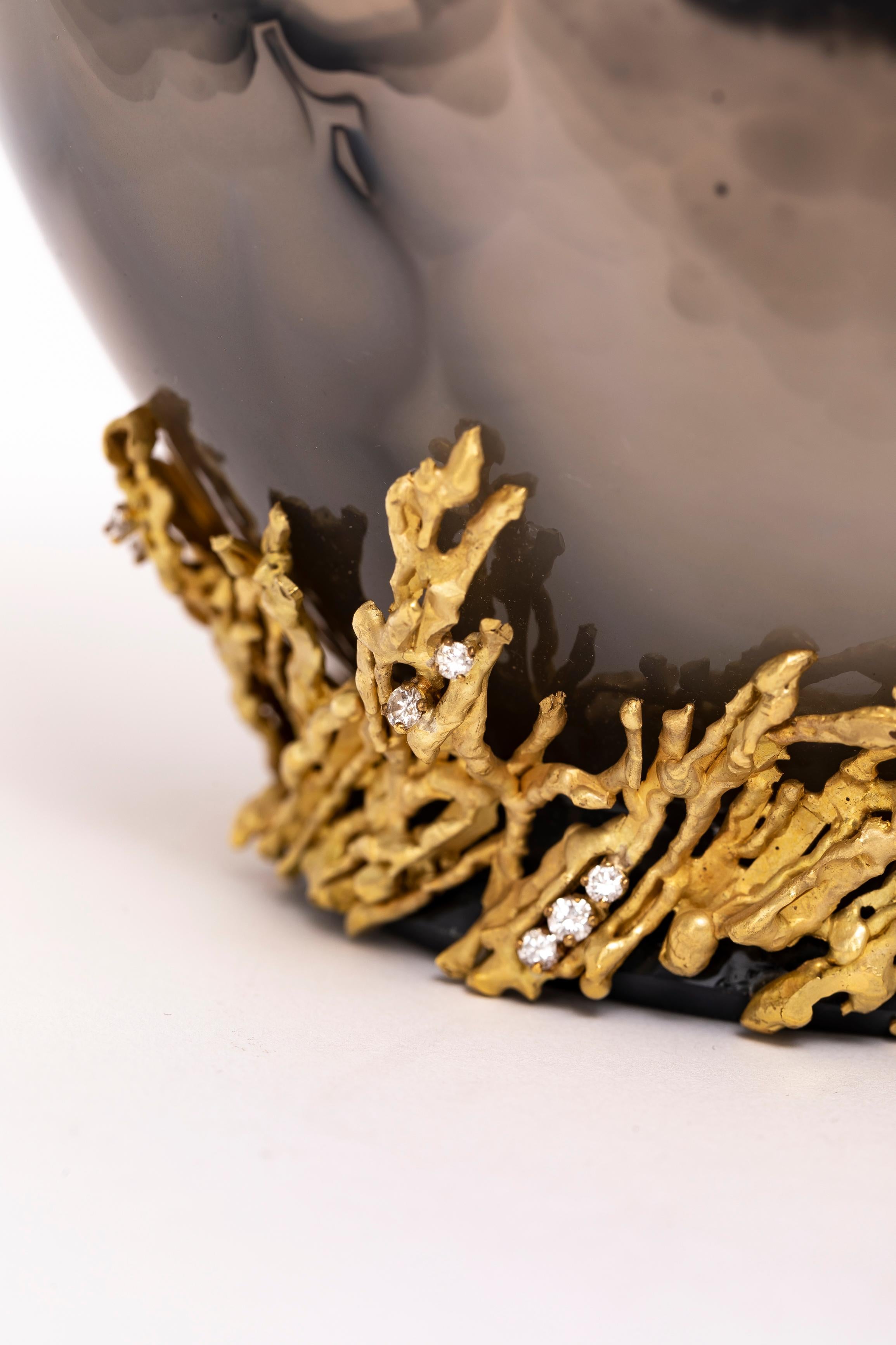Incroyable bol Chaumet Paris en agate sculptée monté sur or et diamants en vente 1