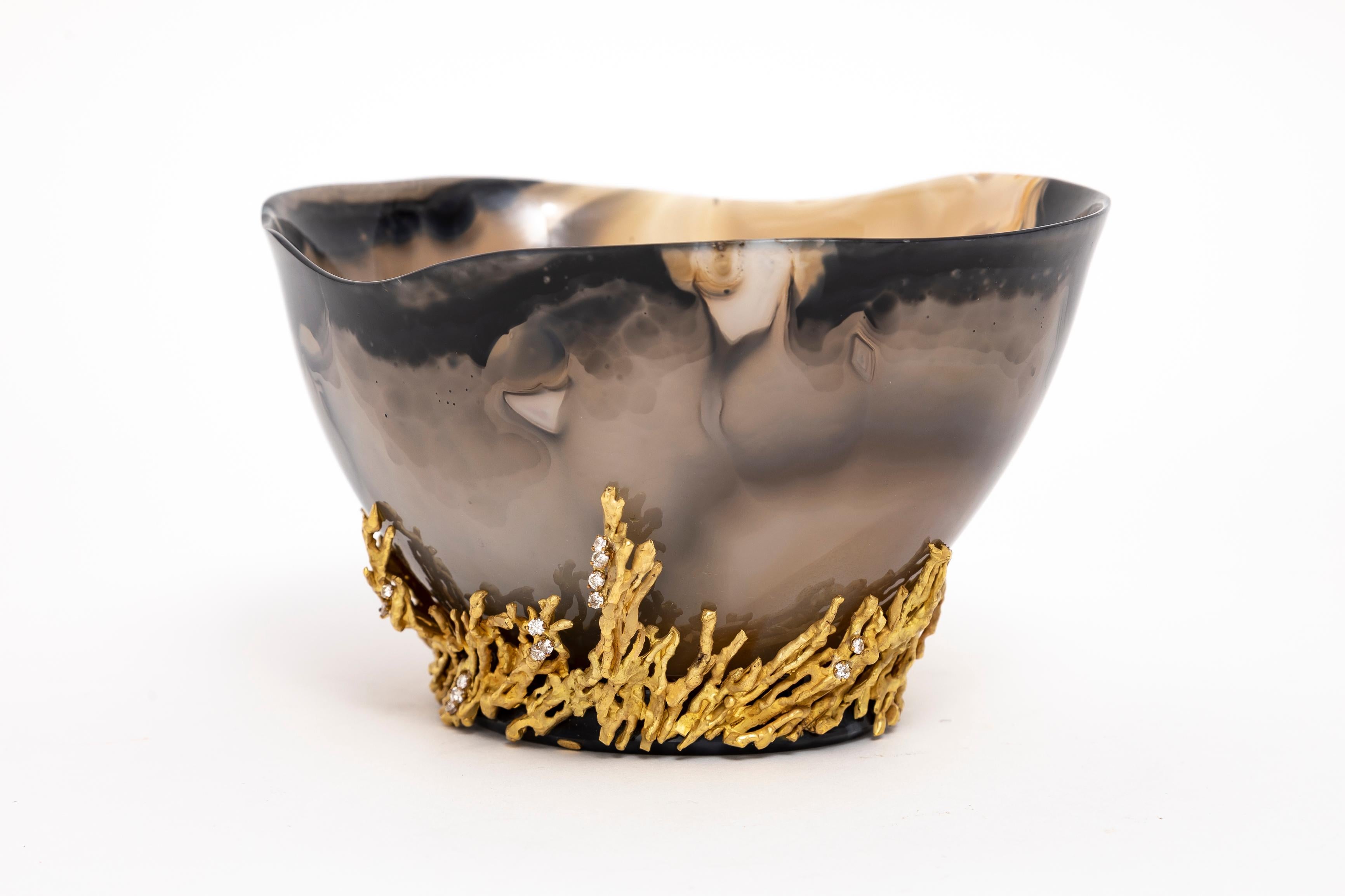 Mid-20th Century An Incredible Chaumet Paris Gold & Diamond Mounted Carved Agate Bowl For Sale