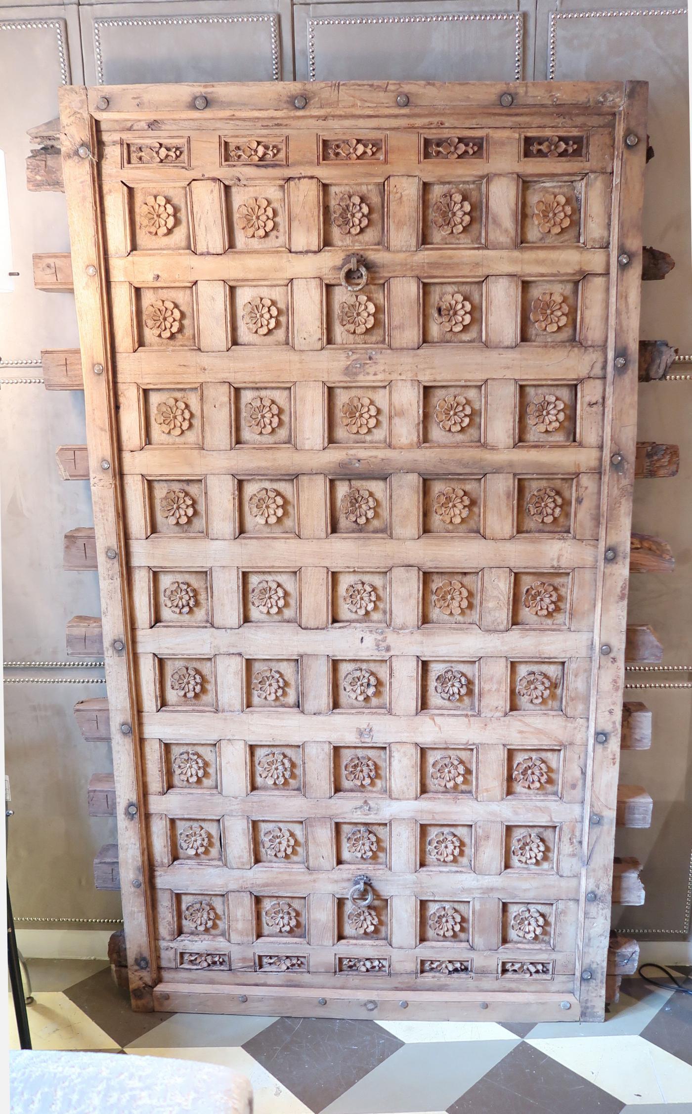 Indian Carved Wood Ceiling or Panel, 18th Century For Sale 2