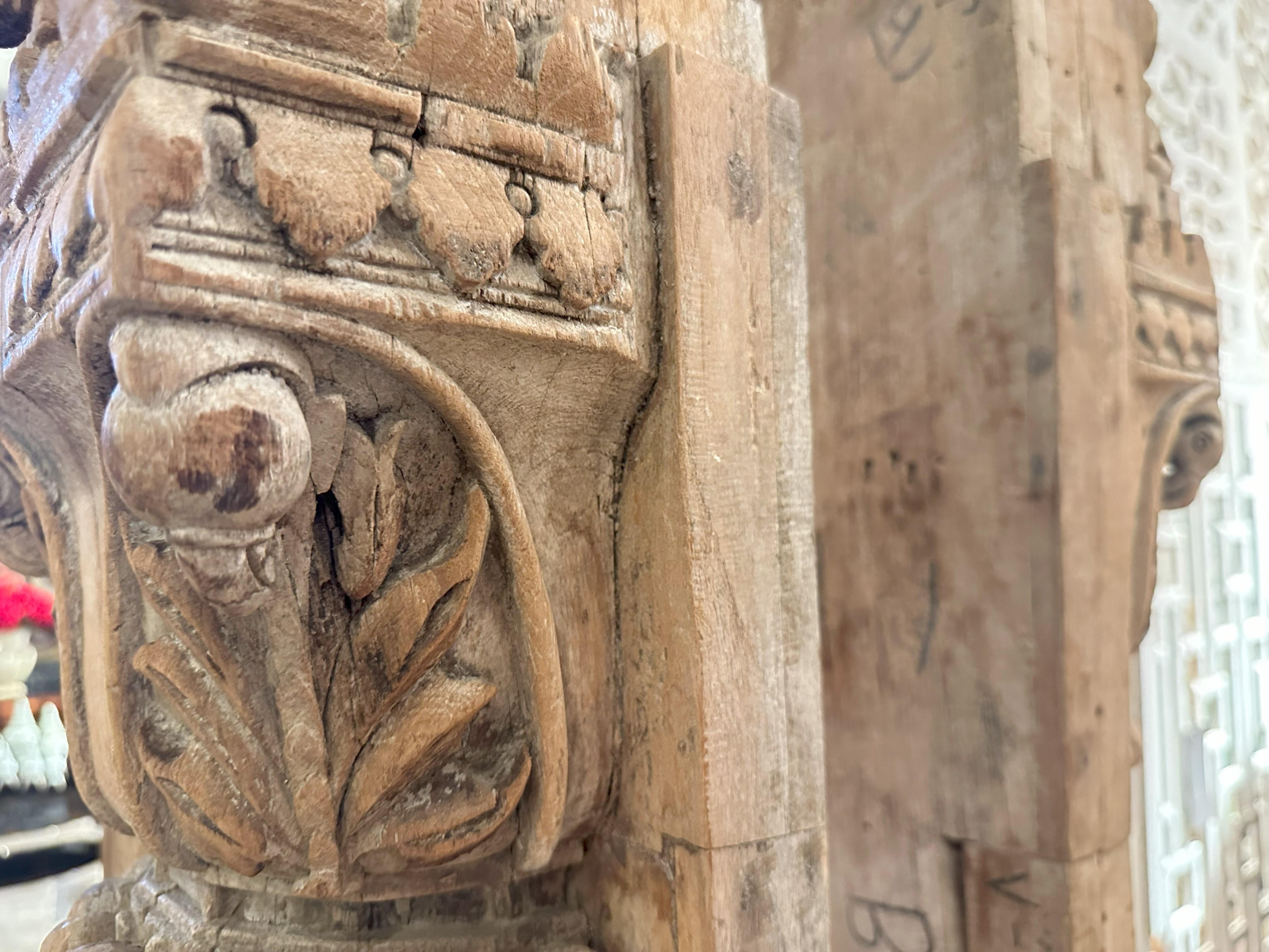 Una columnata india con siete arcos 8