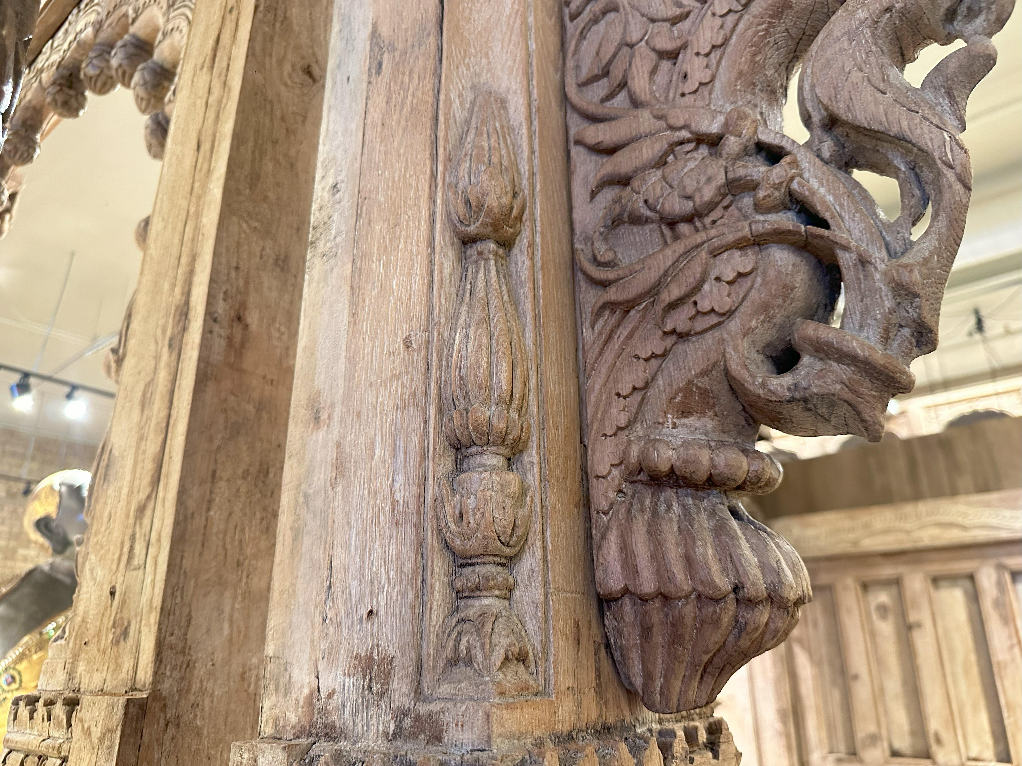 Una columnata india con siete arcos 9