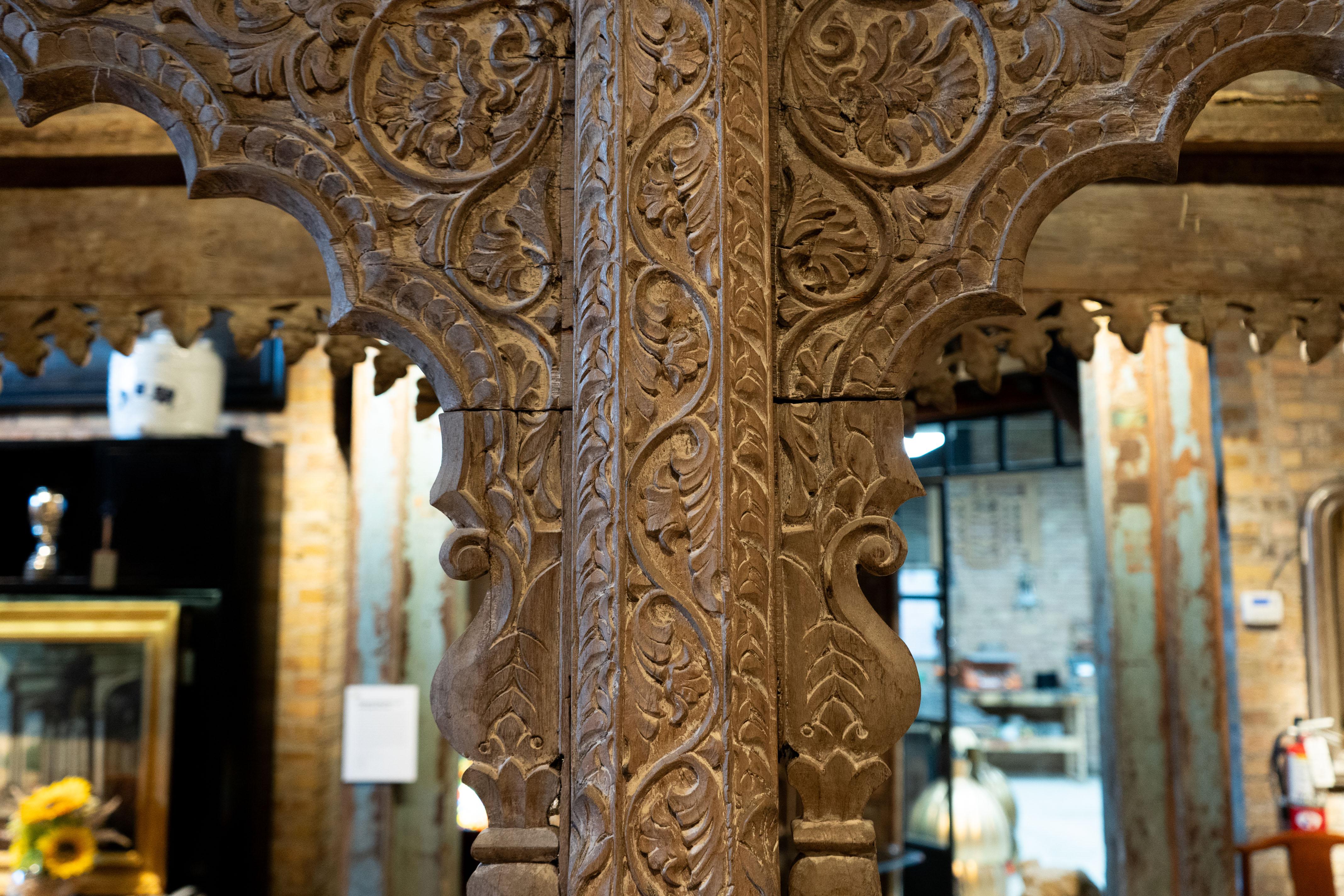 XXIe siècle et contemporain Arcade indienne à cinq arcs double face avec niches pour bougies