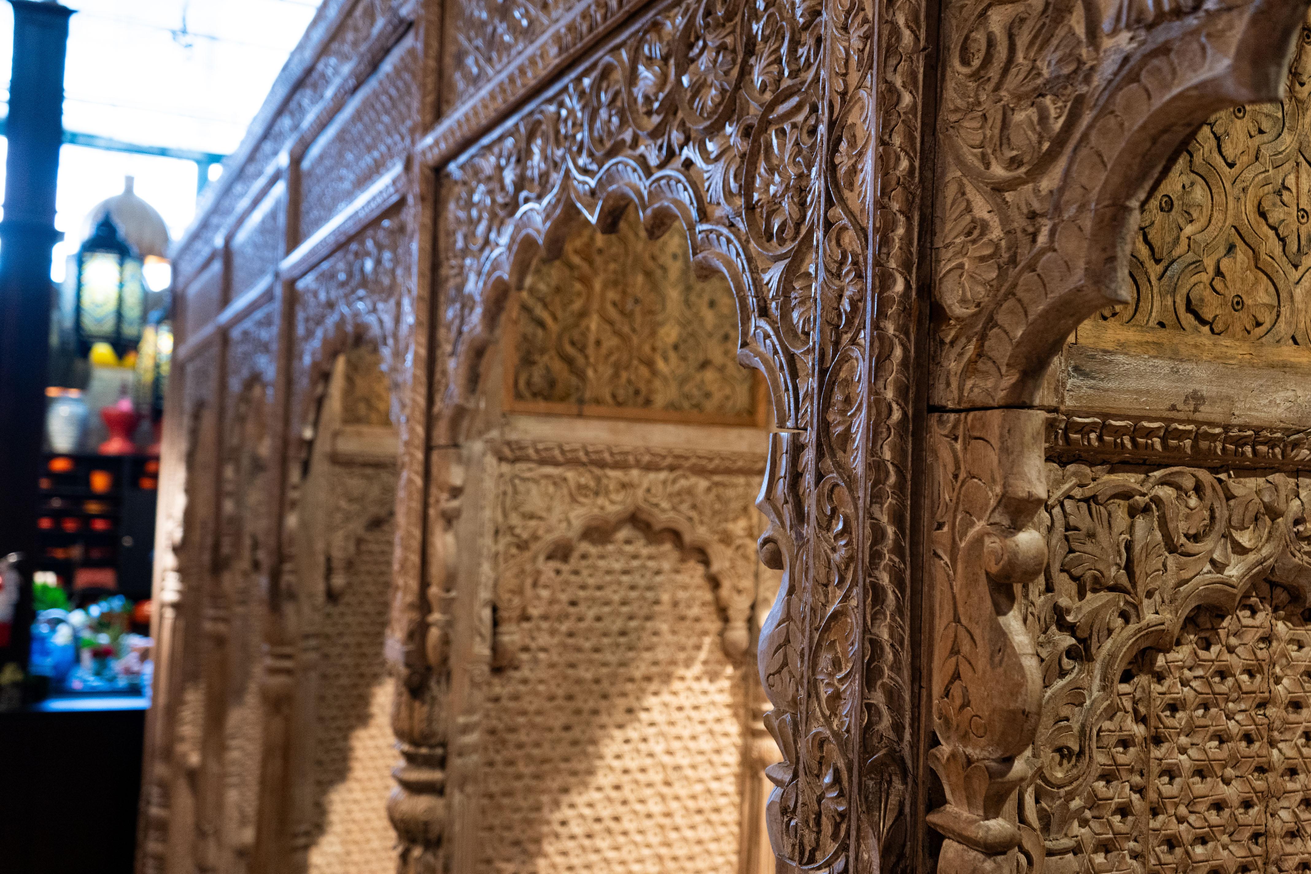 Arcade indienne à cinq arcs double face avec niches pour bougies 2