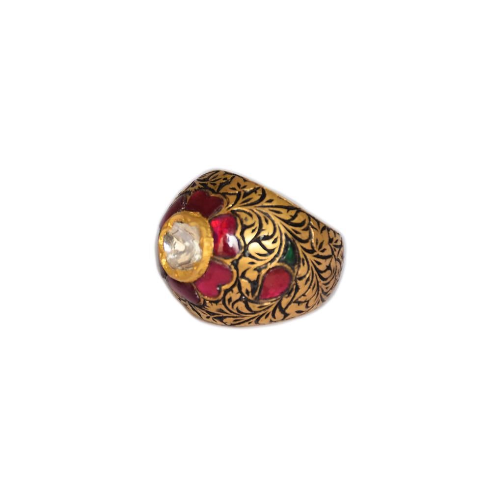 Grezzo Un anello d'oro indiano in oro 22 carati e diamanti polki in vendita