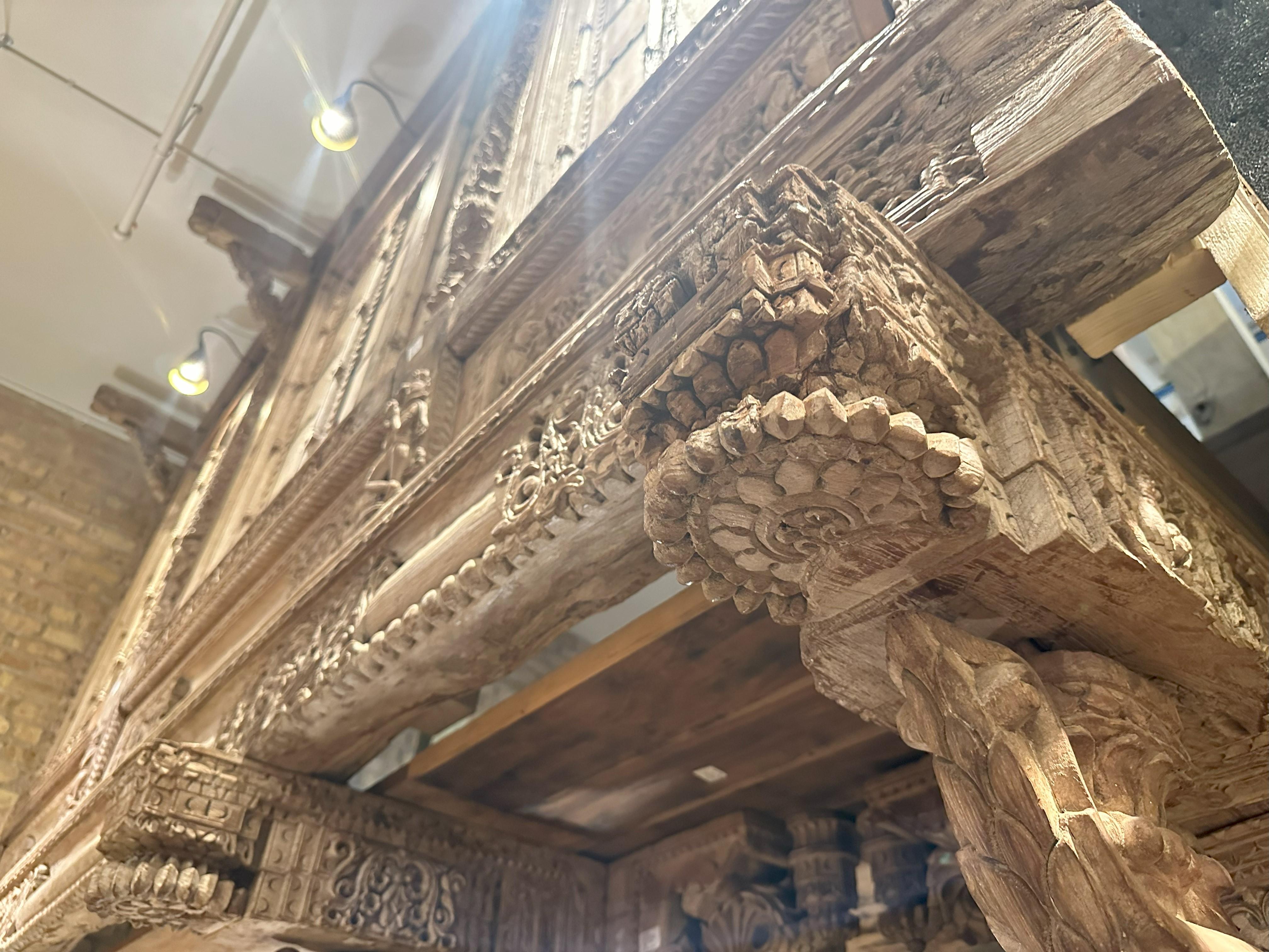 Indisches Haveli-Architekturfakat aus Haveli mit drei Fenstern und Balkon im Angebot 6