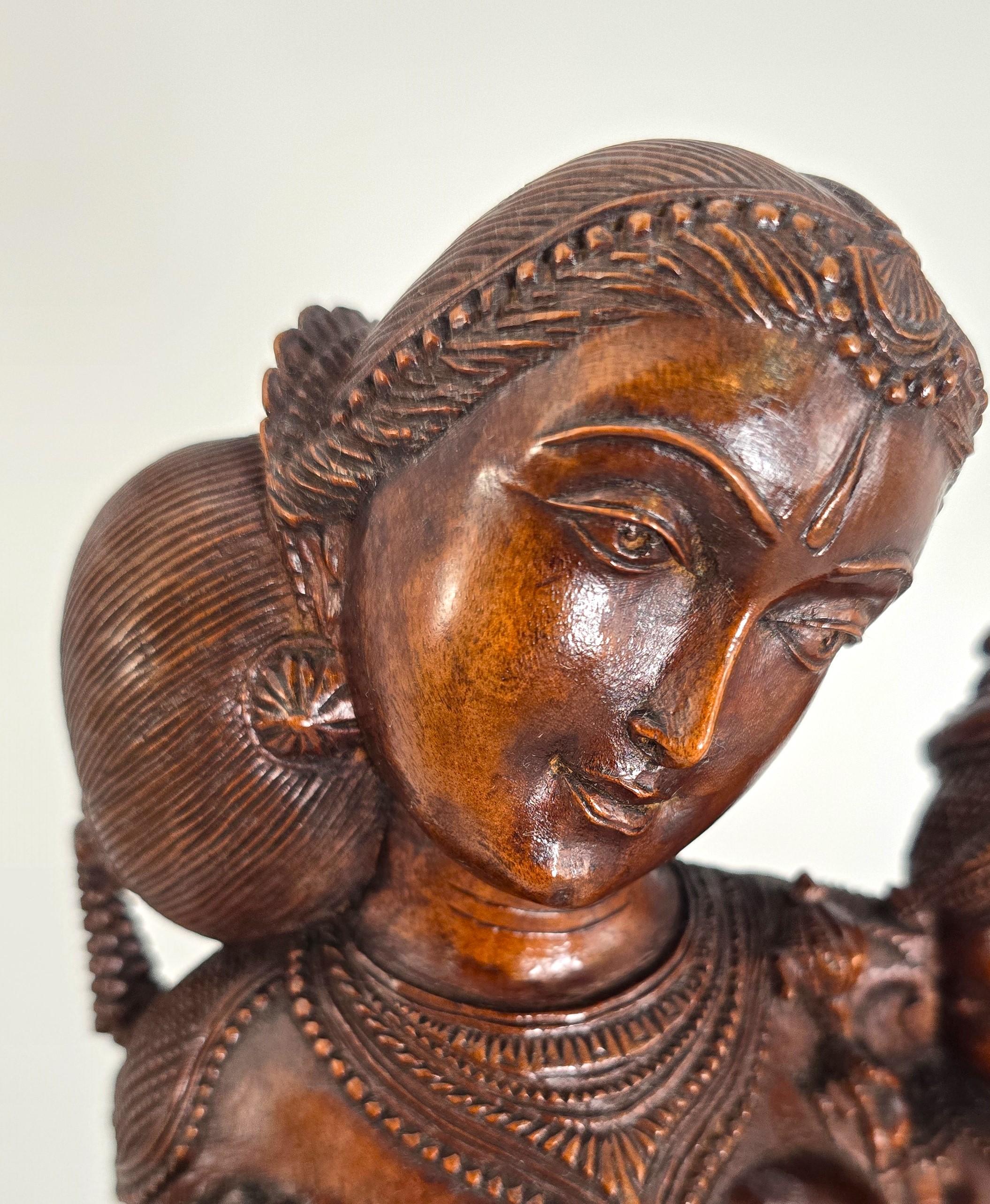 An Indian Raj period carved figure of the Goddess Parvati, circa 1900 For Sale 5