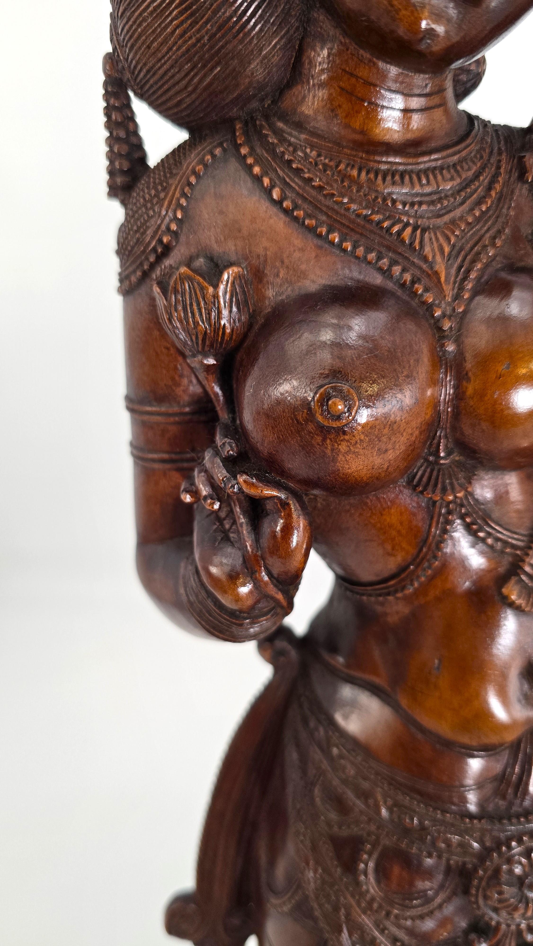 An Indian Raj period carved figure of the Goddess Parvati, circa 1900 For Sale 6