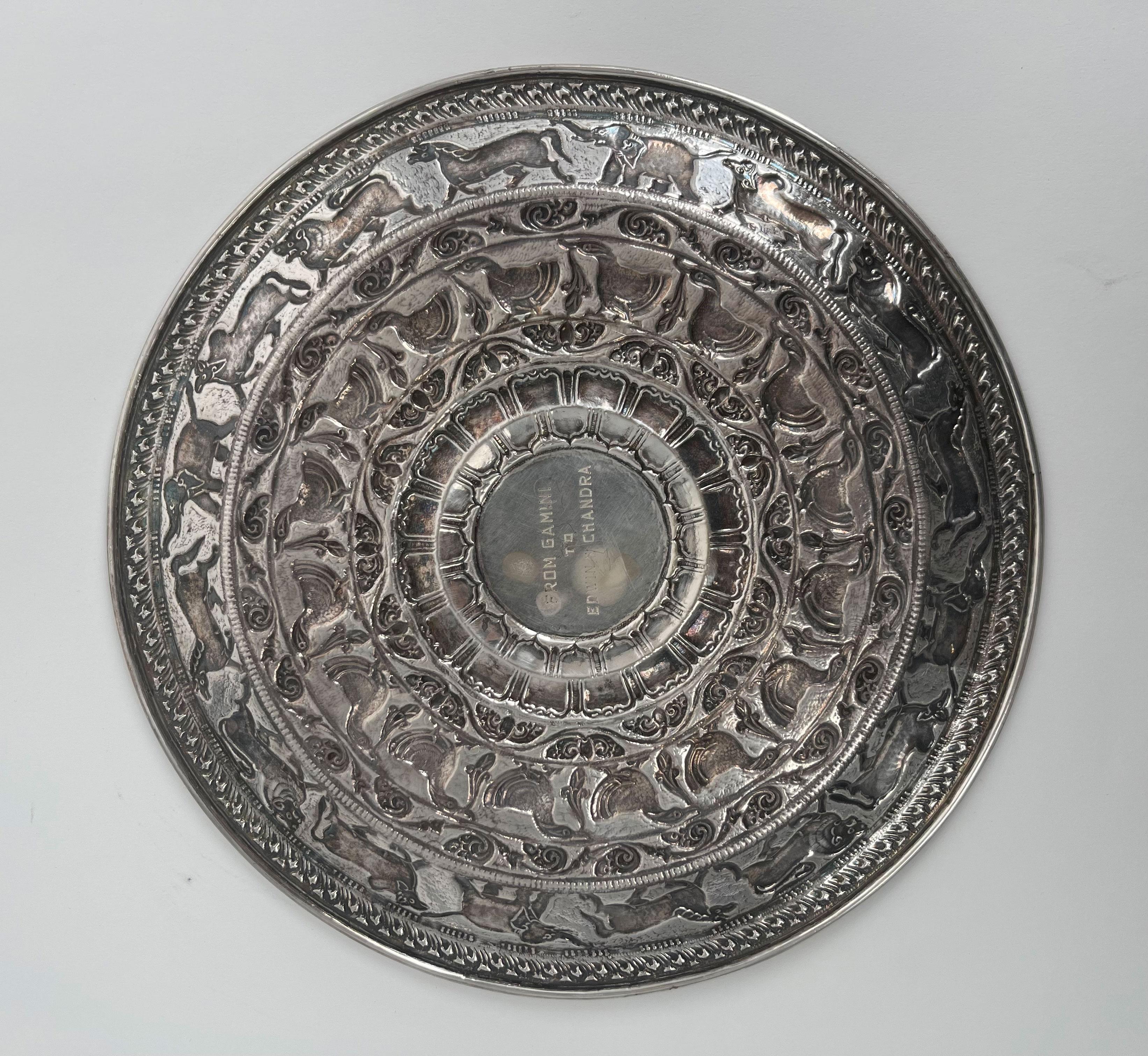 An Indian Silver Hand Made Chisiled Decorative Plate. India, 20th Century For Sale 2