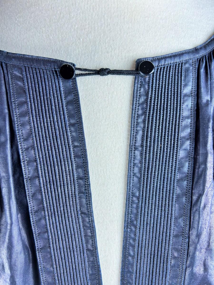 An indigo dyed glazed cotton peasant Blouse - France Circa 1850/1900 For Sale 10