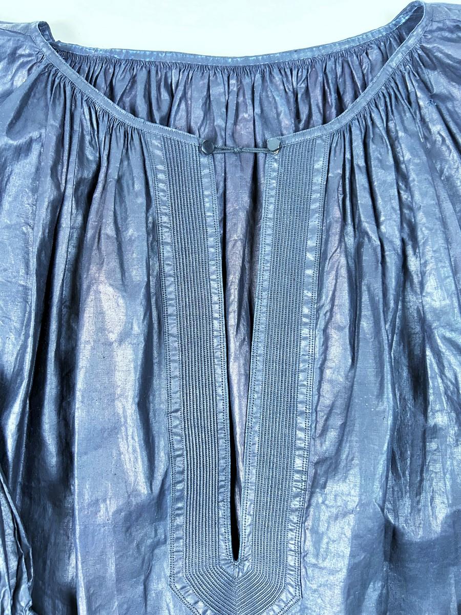 An indigo dyed glazed cotton peasant Blouse - France Circa 1850/1900 For Sale 2