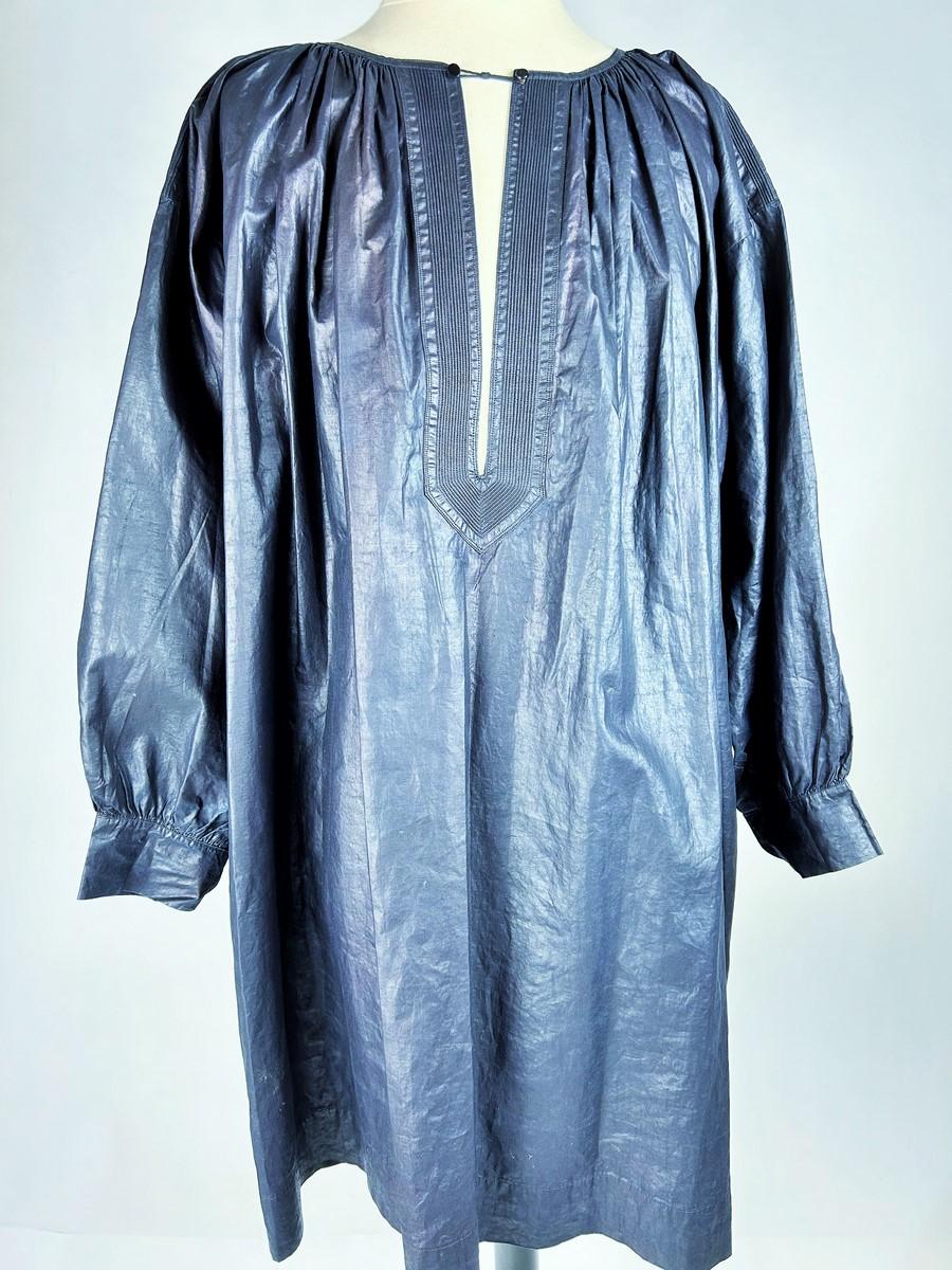 An indigo dyed glazed cotton peasant Blouse - France Circa 1850/1900 For Sale 4