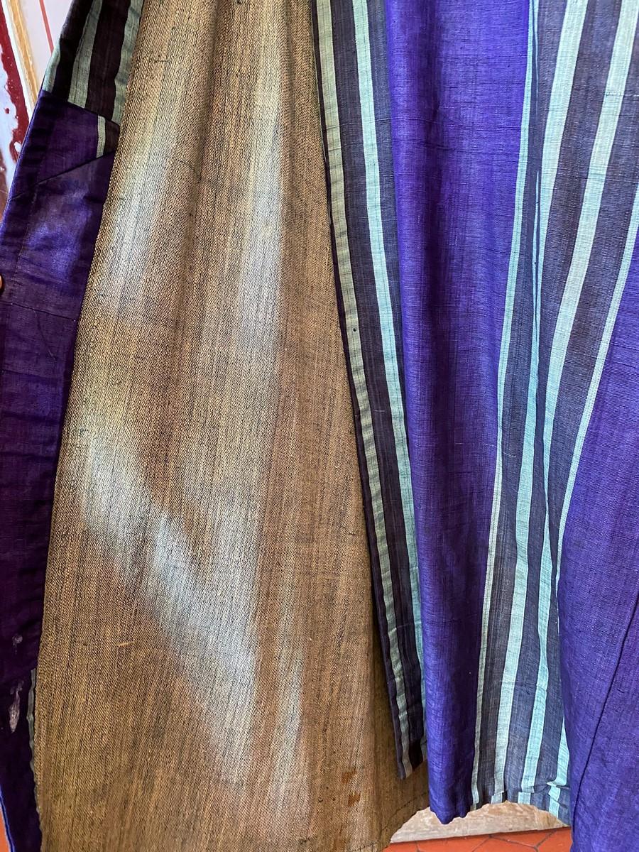 An Indigo Glazed Silk and Cotton Kaftan - Ottoman Empire Early 20th century For Sale 6