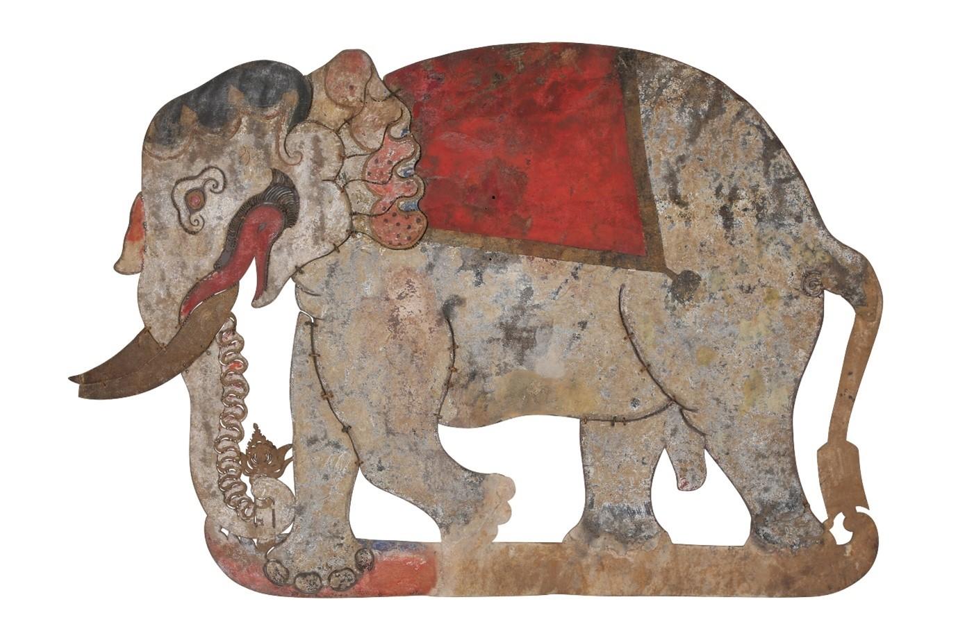 An Indonesian Wayang Kulit Shadow Puppet of Gajah (Elephant) im Zustand „Gut“ im Angebot in London, GB