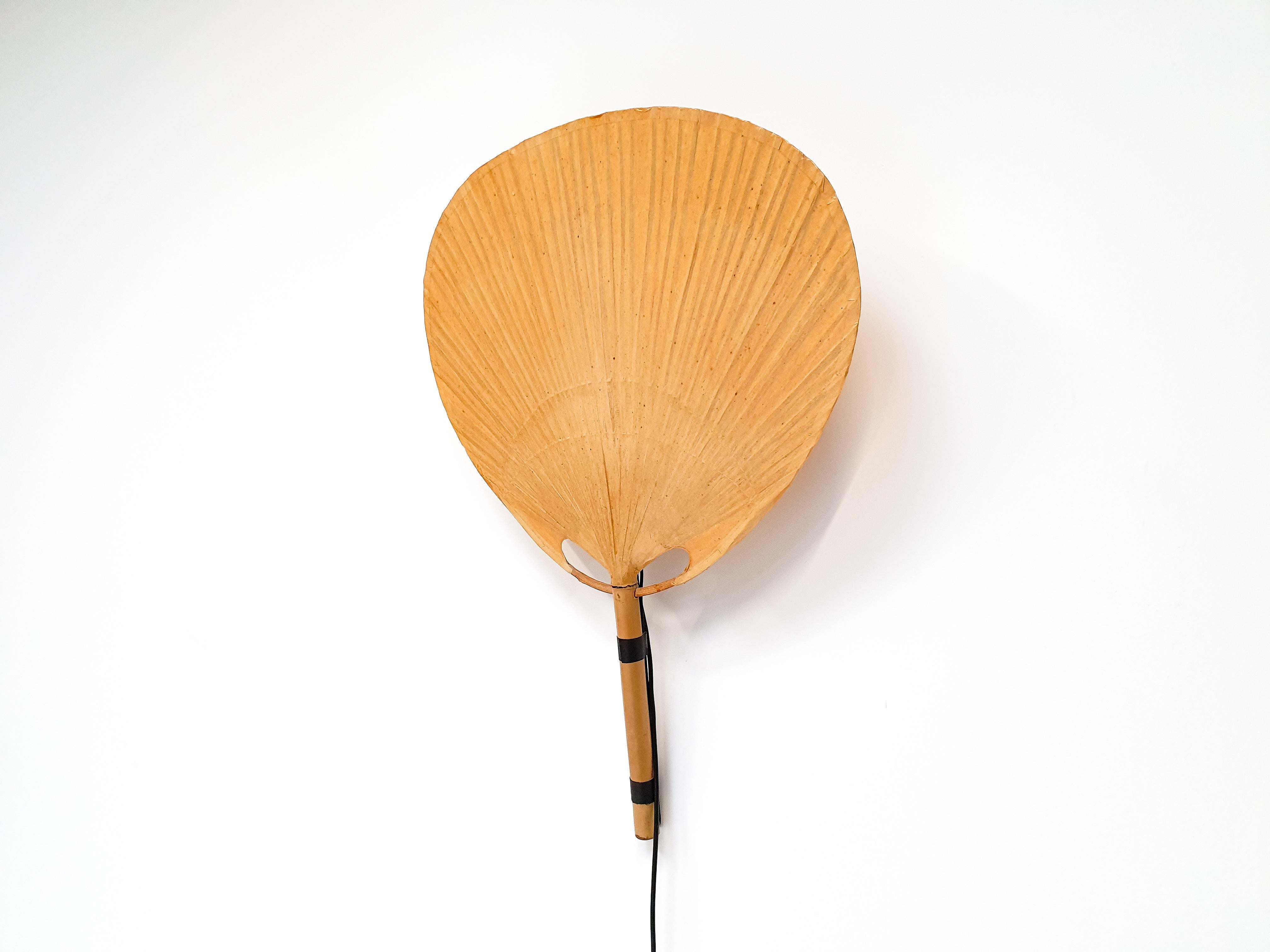 Ingo Maurer Uchiwa III Wandleuchte von Ingo Maurer für M Design:: 1970er Jahre (Deutsch)