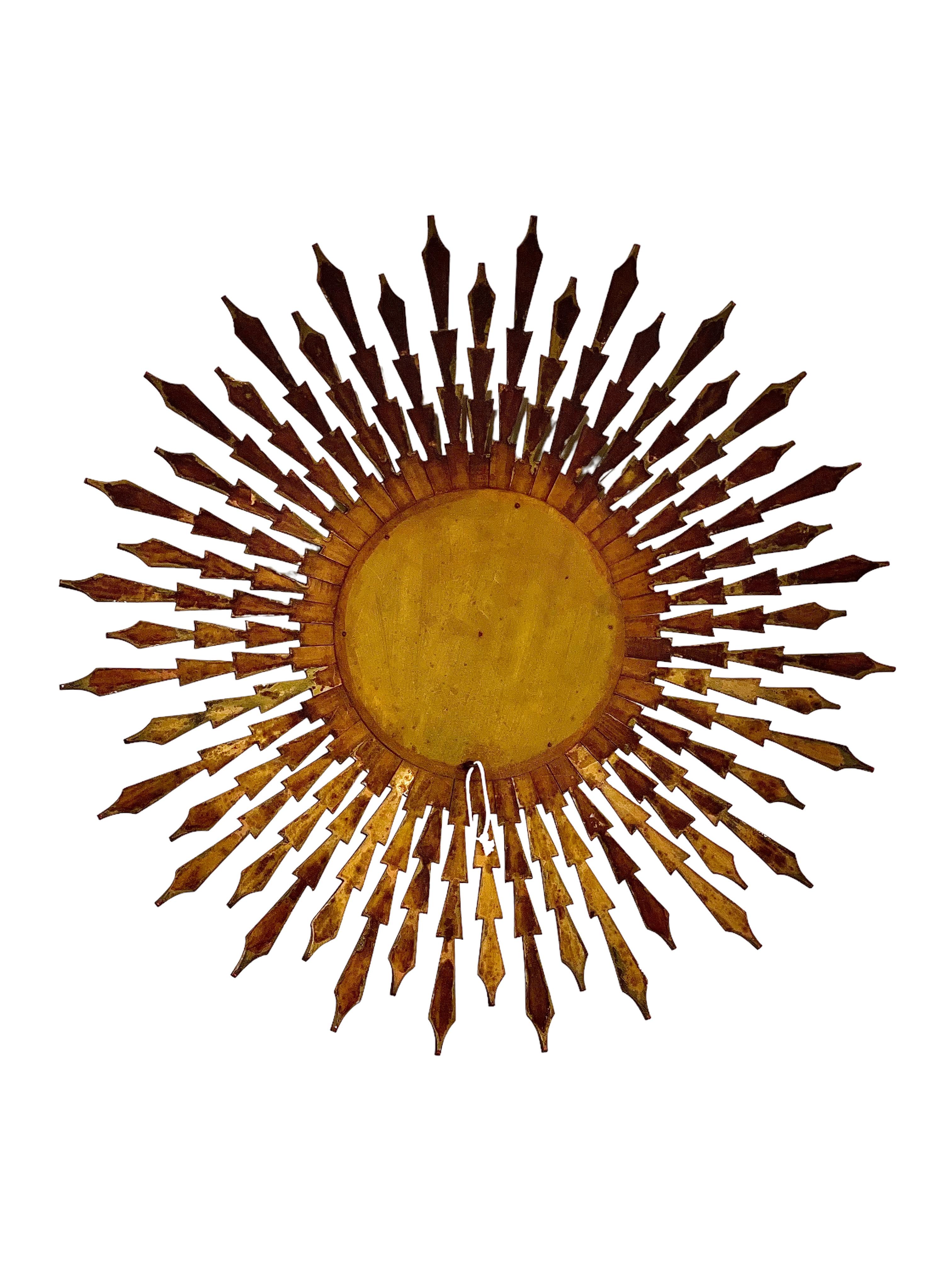 Großer Sunburst-Spiegel mit konvexer Platte im Zustand „Gut“ im Angebot in LA CIOTAT, FR