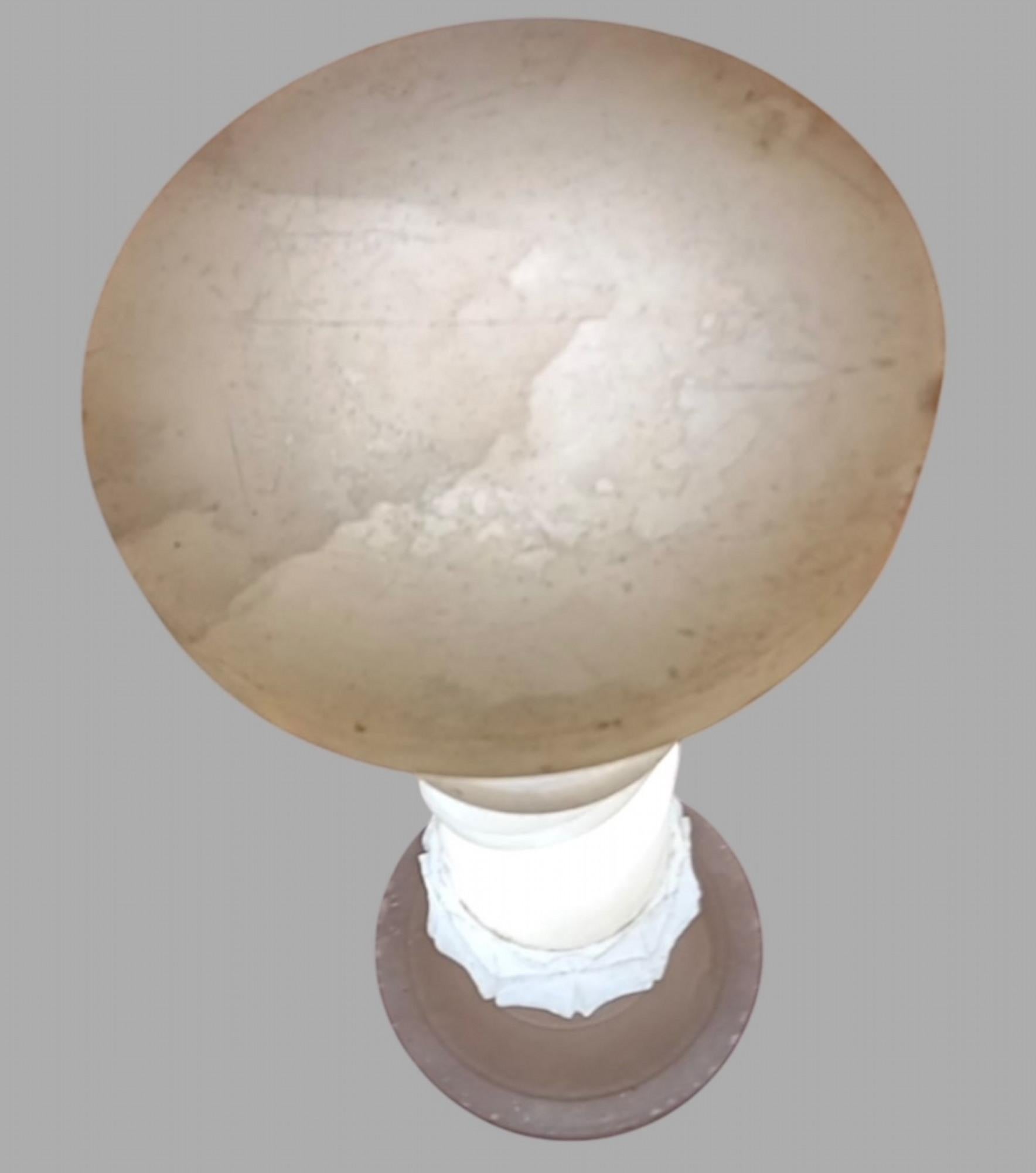 An Interesting Carved Alabaster Pedestal Column Lamp c1930 In Good Condition For Sale In Pewsey, GB