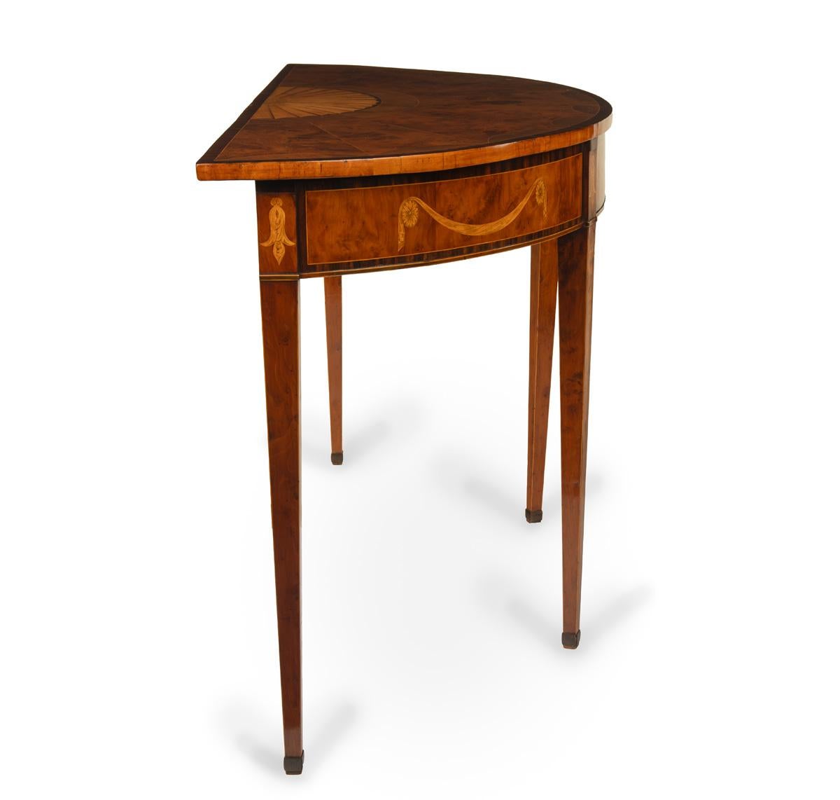 Une intéressante table d'appoint en marqueterie de bois d'if de style George III, fermement attribuée à In en vente 1