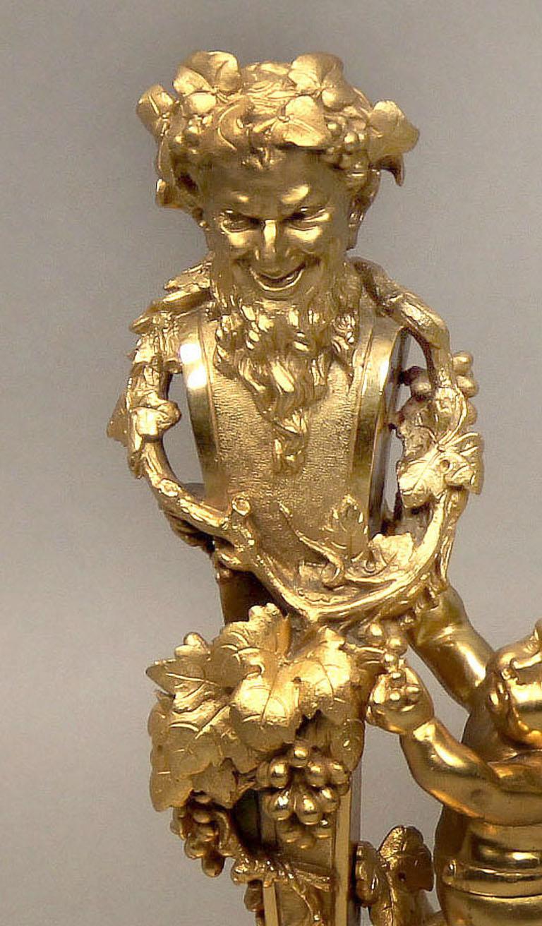 Interessantes Paar vergoldeter Bronze-Chenets aus dem späten 19. Jahrhundert (Belle Époque) im Angebot