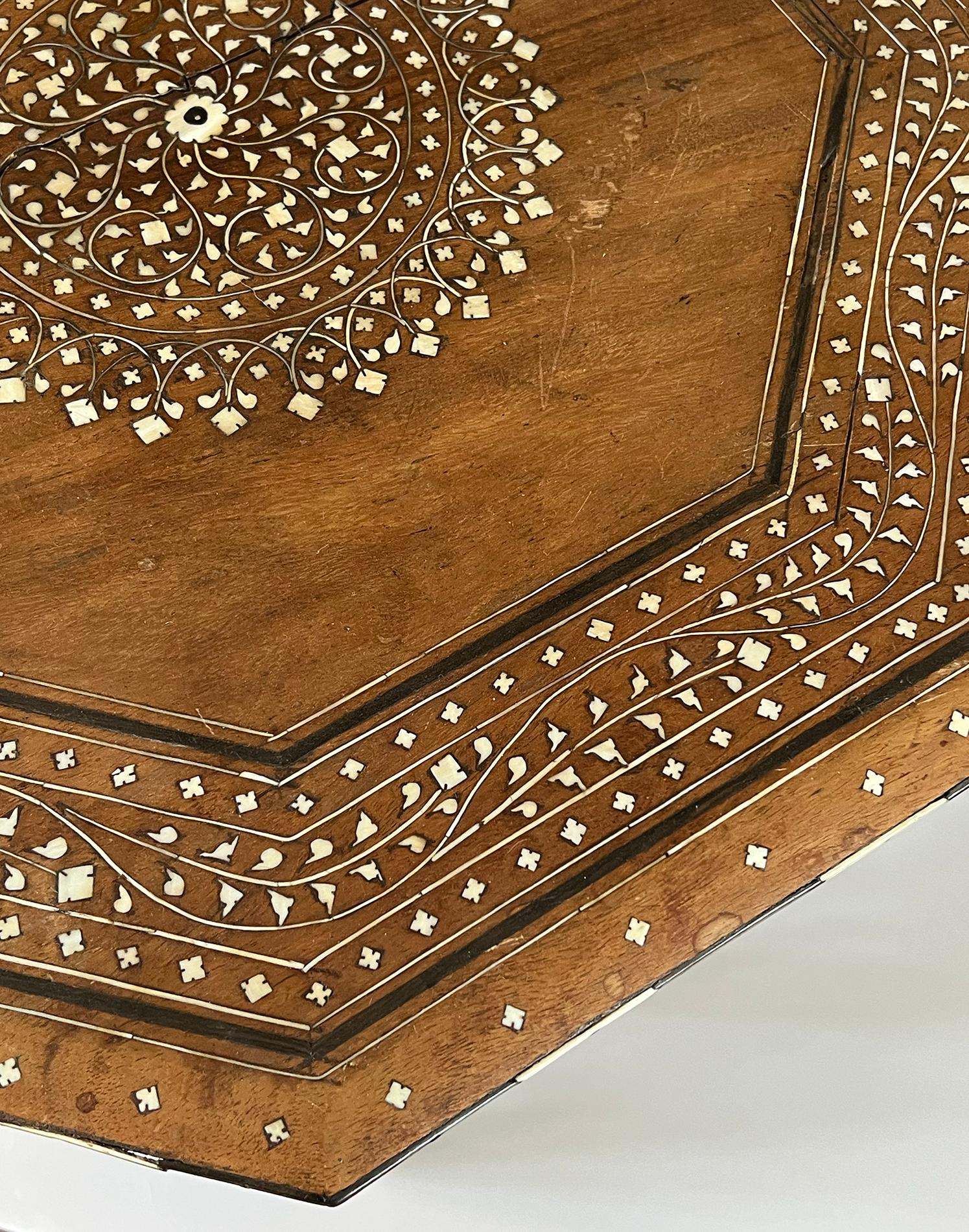 An Intricately Inlaid Anglo Indian Octagonal Side/traveling Table In Good Condition For Sale In San Francisco, CA
