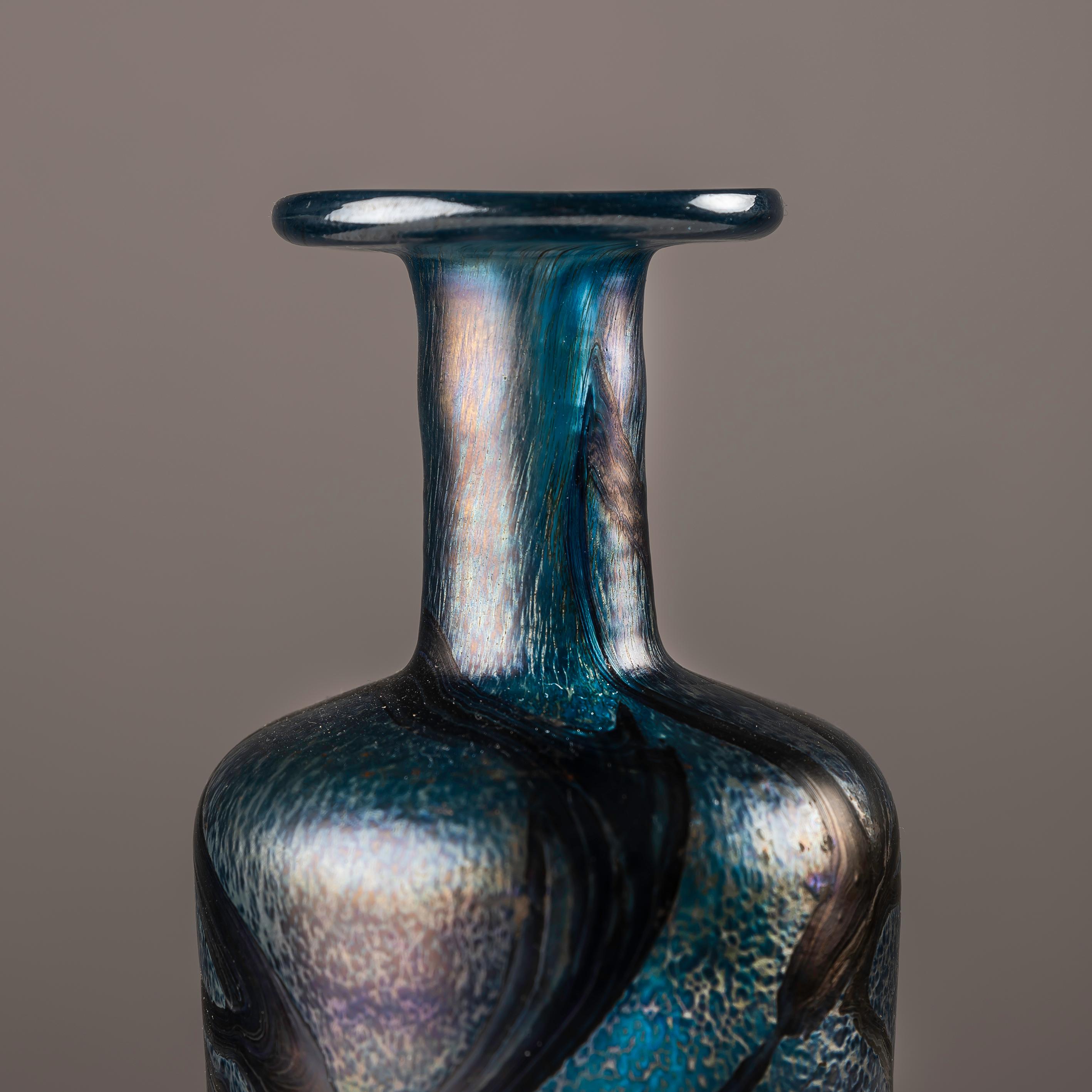 An Iridescent glass vase signed In Excellent Condition For Sale In BARCELONA, ES