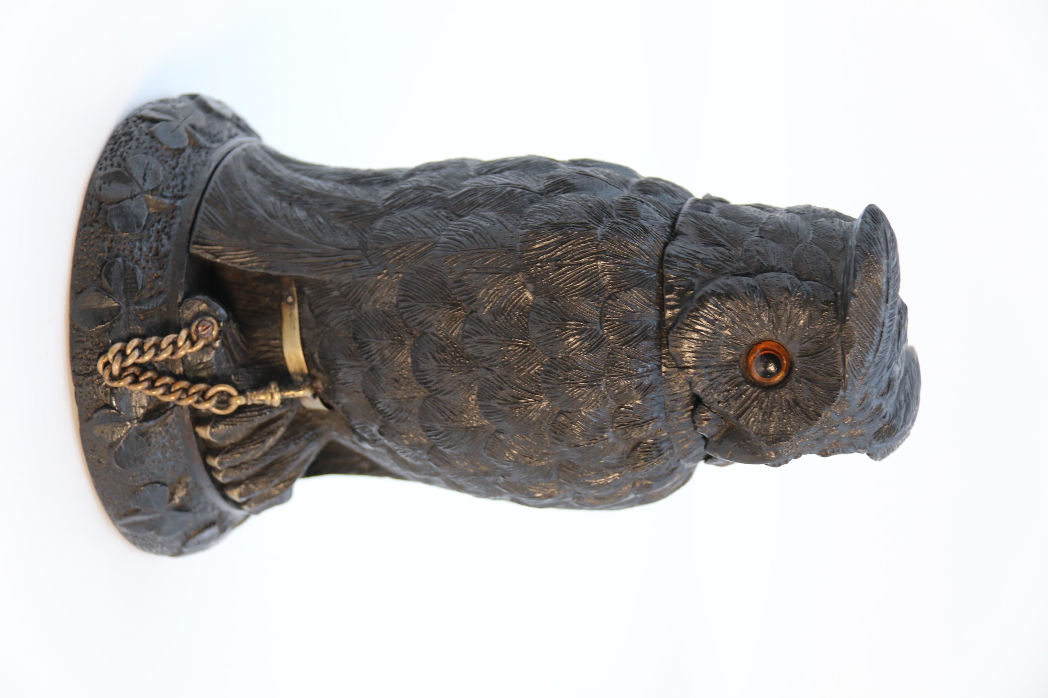 Autre Encrier irlandais sculpté à la main en forme de hibou « Cornelius Goggin » en vente