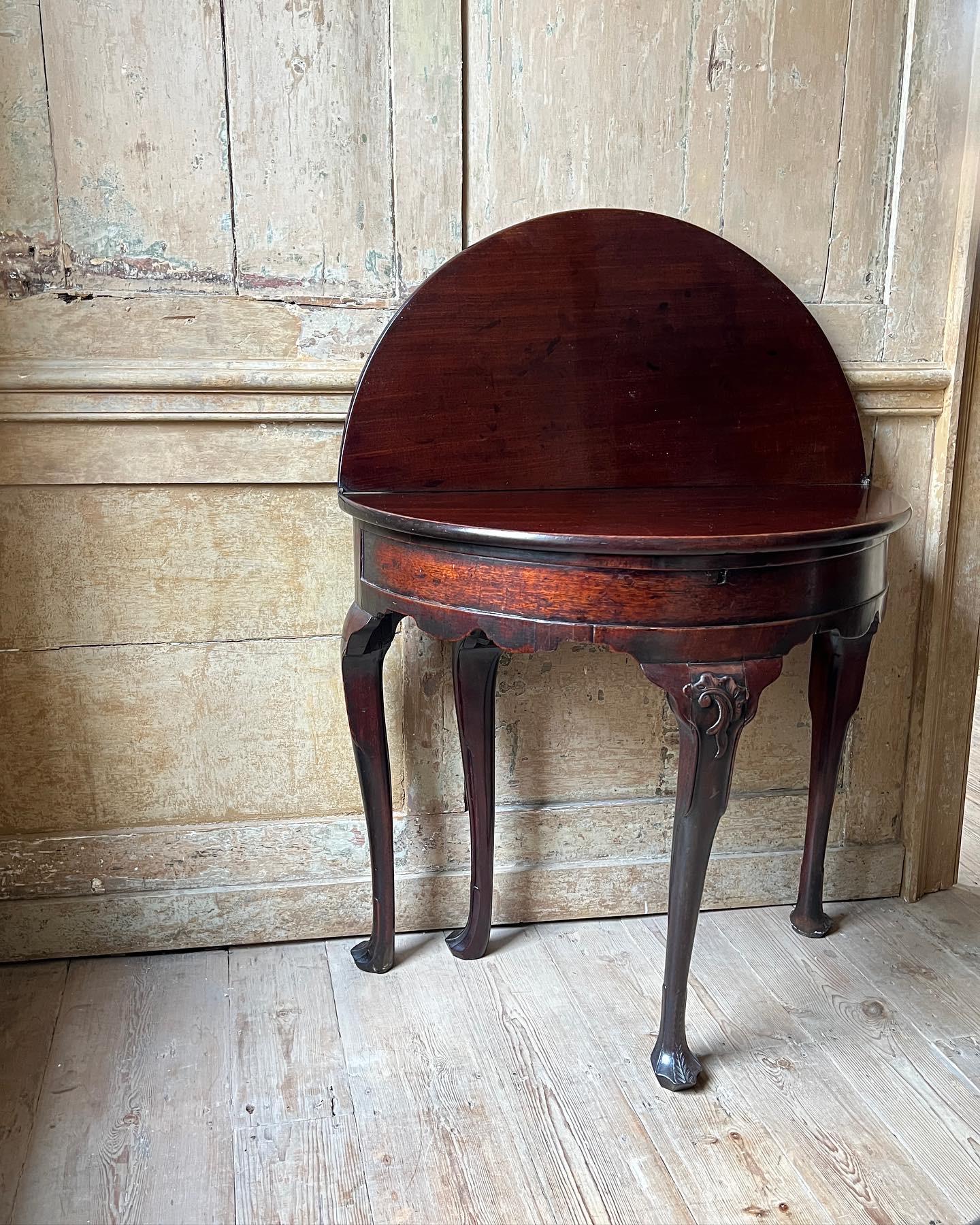 Irish George II Demi-Lune Mahogany Tea Table, c.1740 4