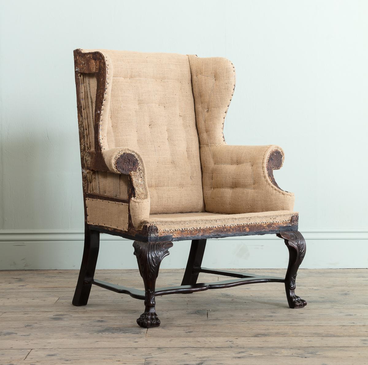 Sculpté Fauteuil irlandais George II à dossier Wingback en acajou en vente
