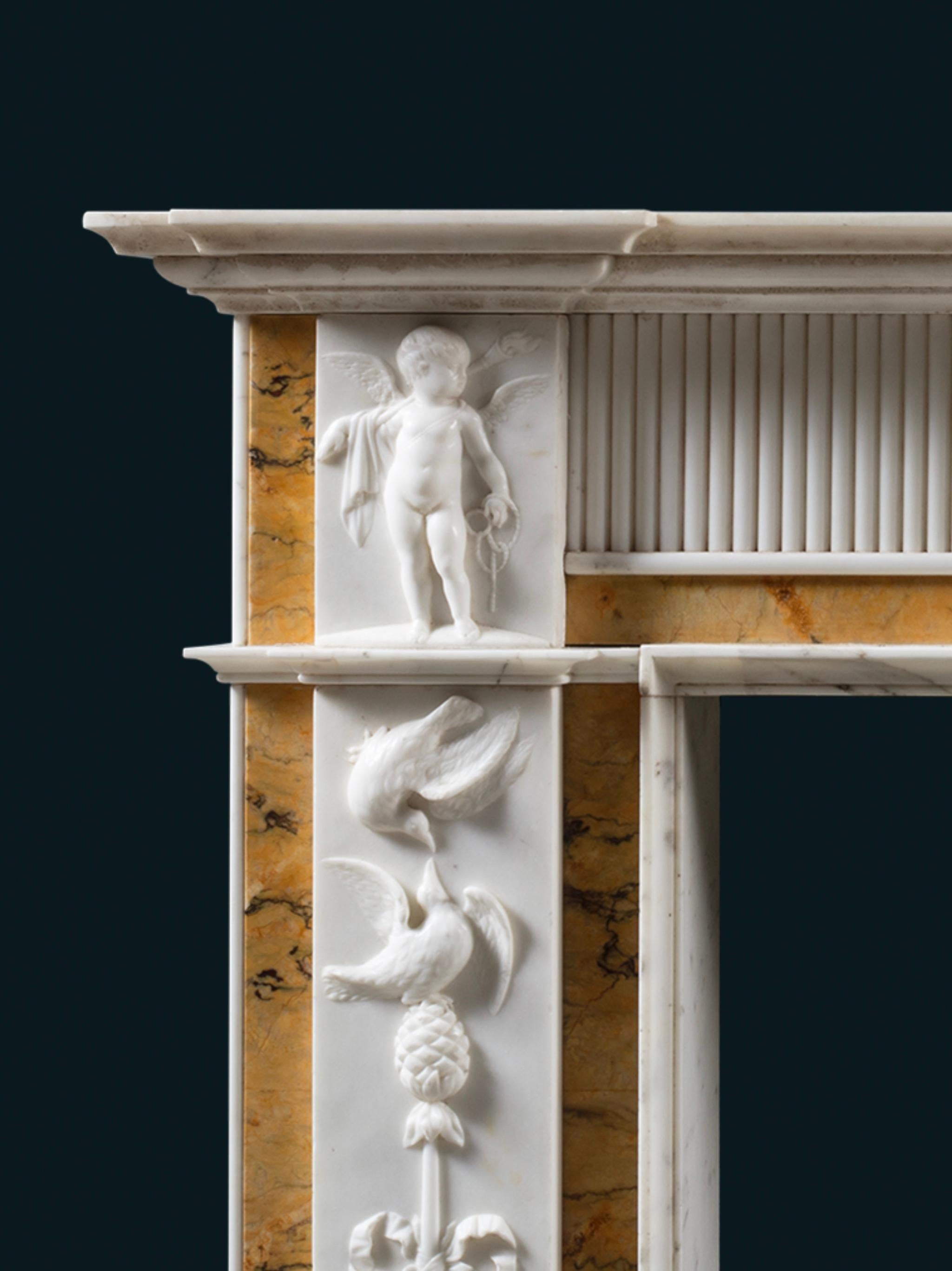 Neoklassizistischer irischer Kamin aus Bildhauermarmor mit Siena-Intarsien aus der George-III-Periode (Englisch)