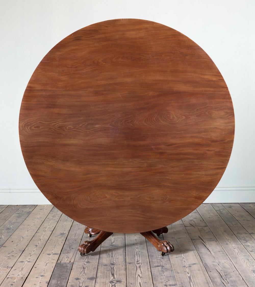 Carved An Irish George IV Mahogany Dining Table, in style of Mack, Williams, & Gibton For Sale