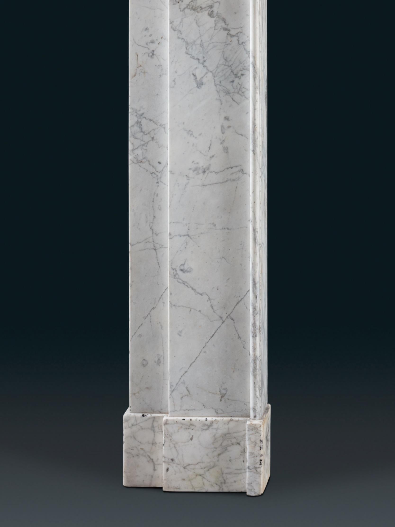 Chimenea irlandesa de mármol de Siena y estatuaria georgiana, ex-Cork siglo XVIII y antes en venta