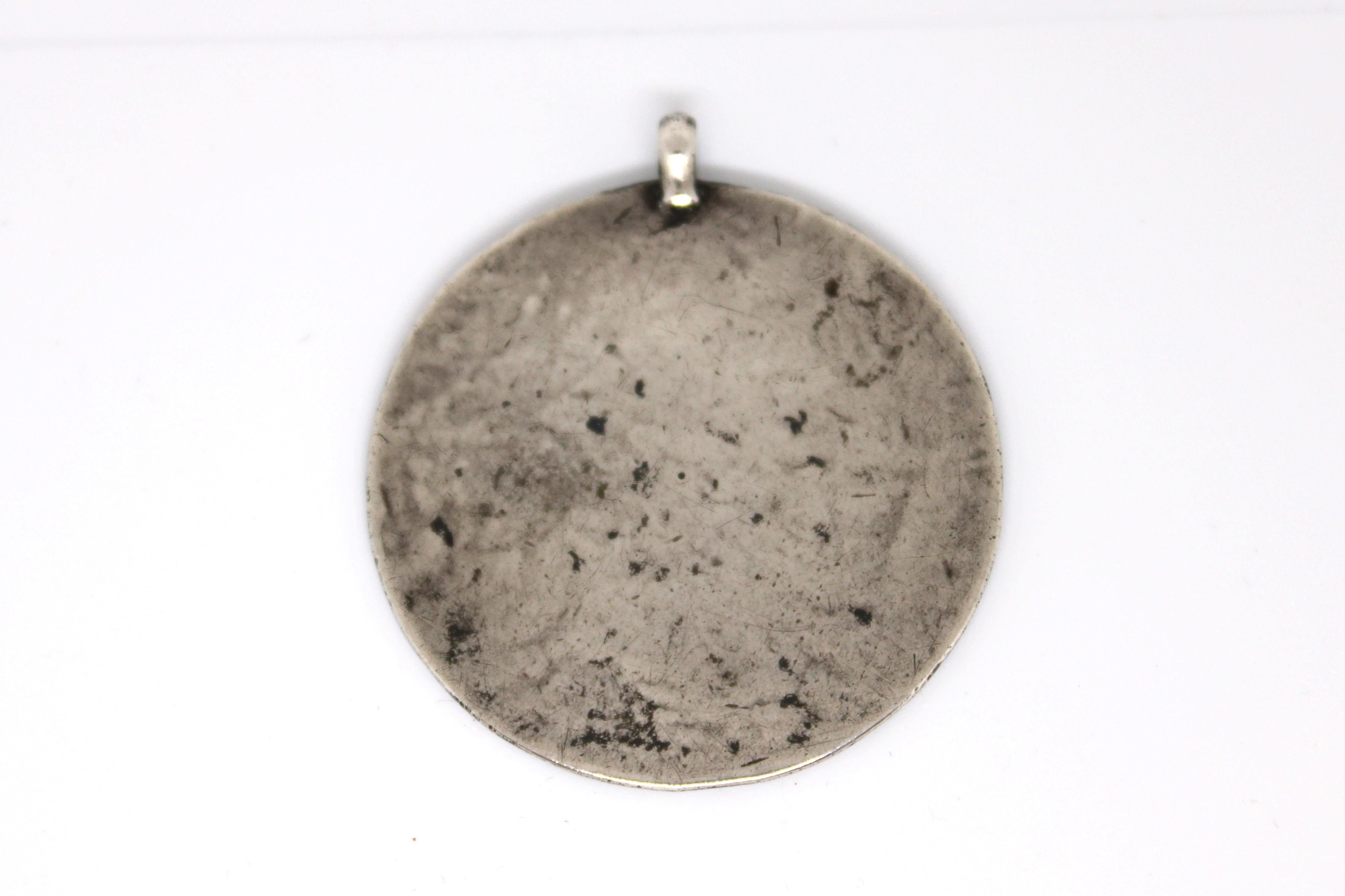Ein israelisches Silber-Amulett, seltenes Judaica-Amulett aus Israel, 1936 im Zustand „Gut“ im Angebot in New York, NY