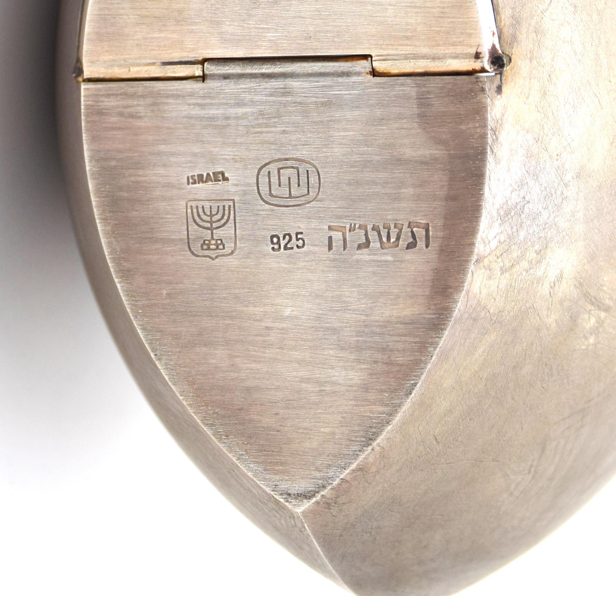 Eine israelische Tzedakah-Schachtel aus Sterlingsilber, Judaica, von Carmel Shabi, 1994 (Silber) im Angebot