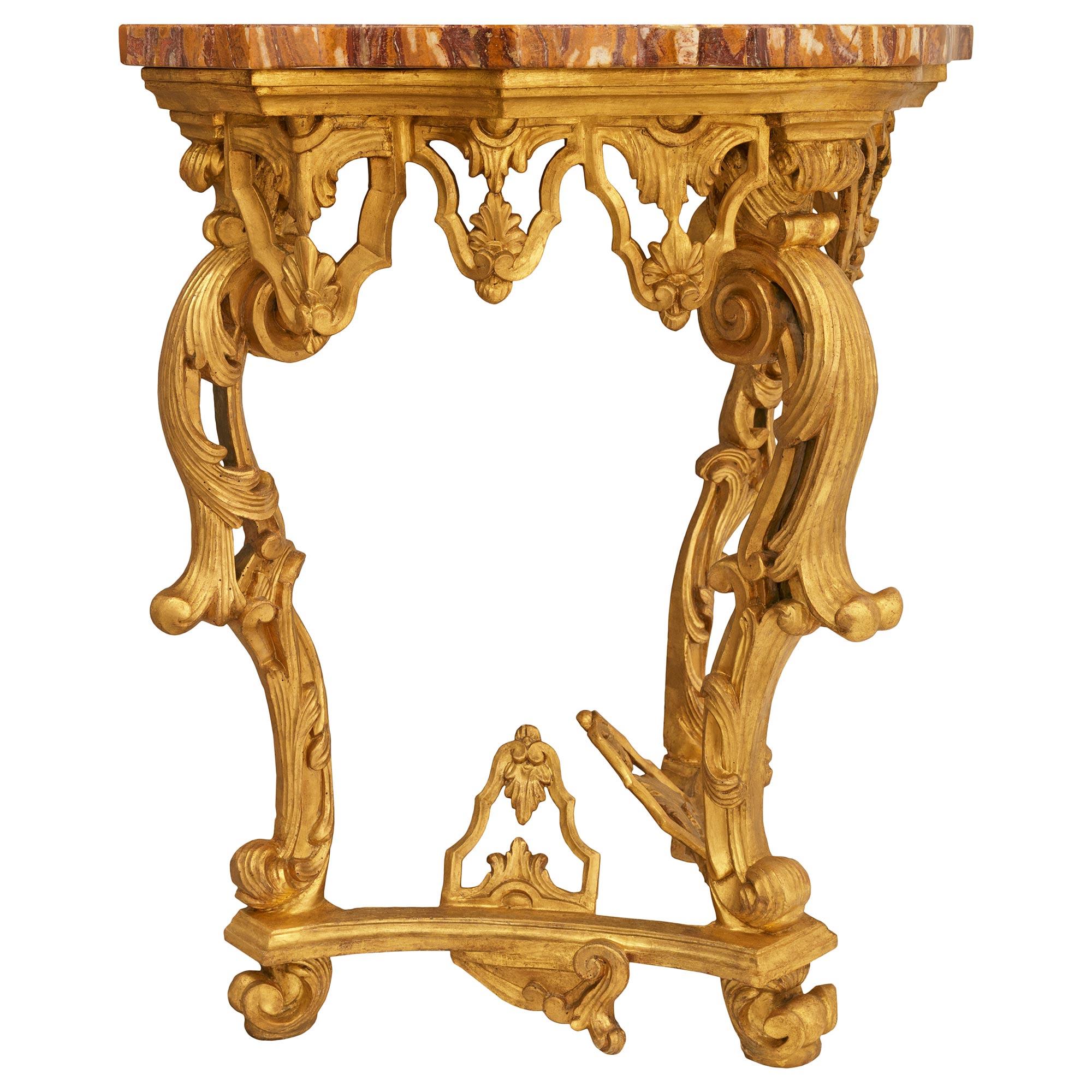 Barocco Consolle barocca italiana del XVIII secolo in legno dorato e marmo Alabastro Rosso in vendita