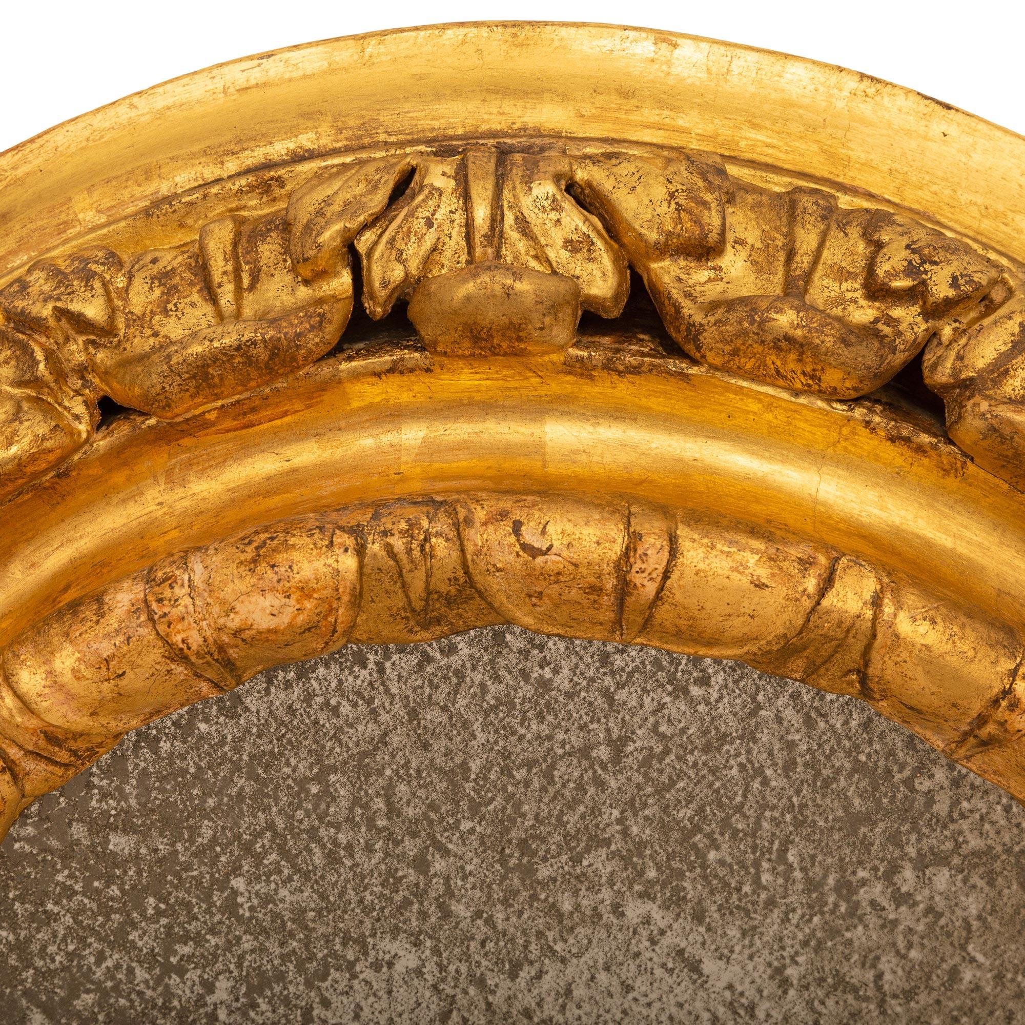 Miroir italien en bois doré d'époque baroque du 18ème siècle Bon état - En vente à West Palm Beach, FL