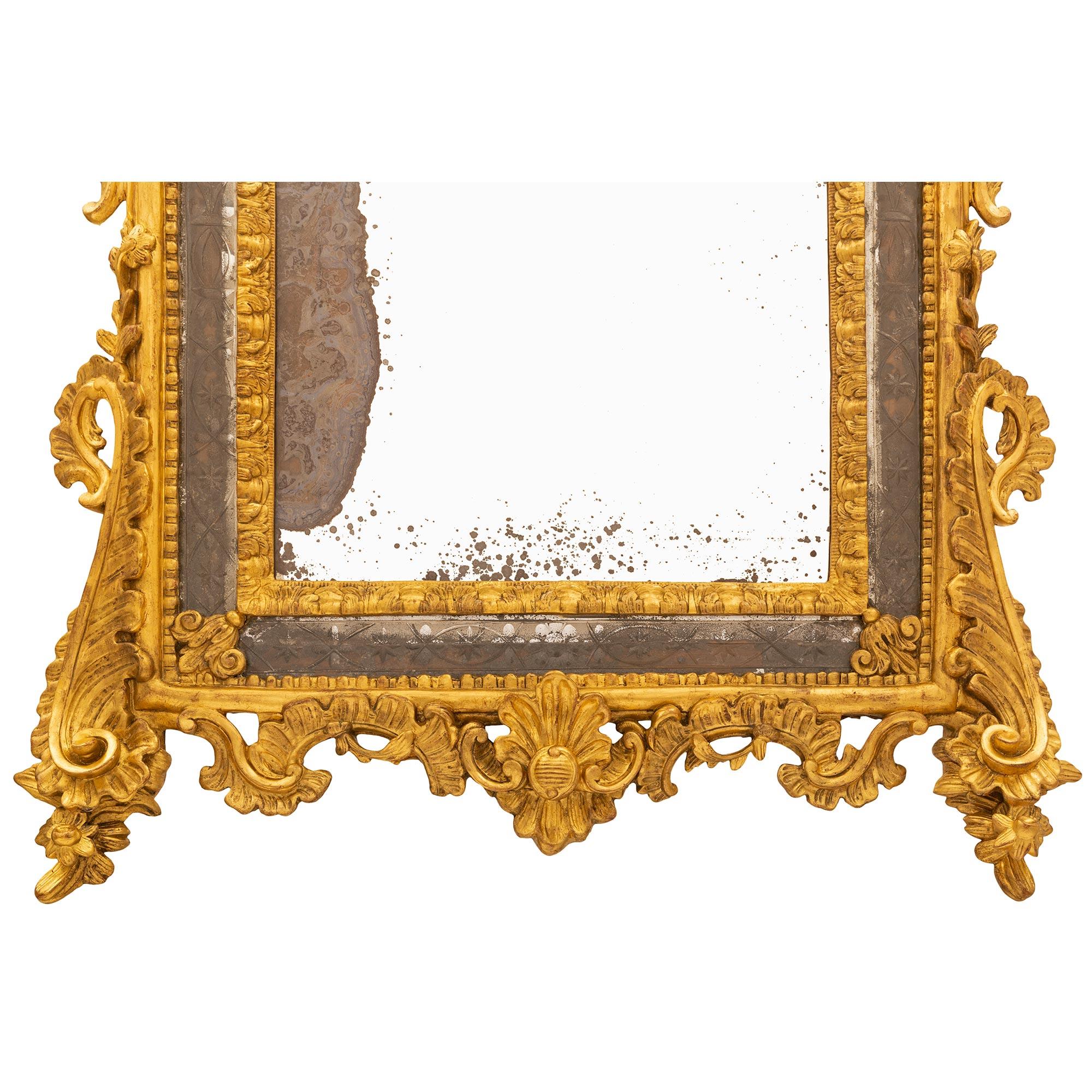 Miroir italien baroque du 18ème siècle encadré à double cadre en bois doré Bon état - En vente à West Palm Beach, FL