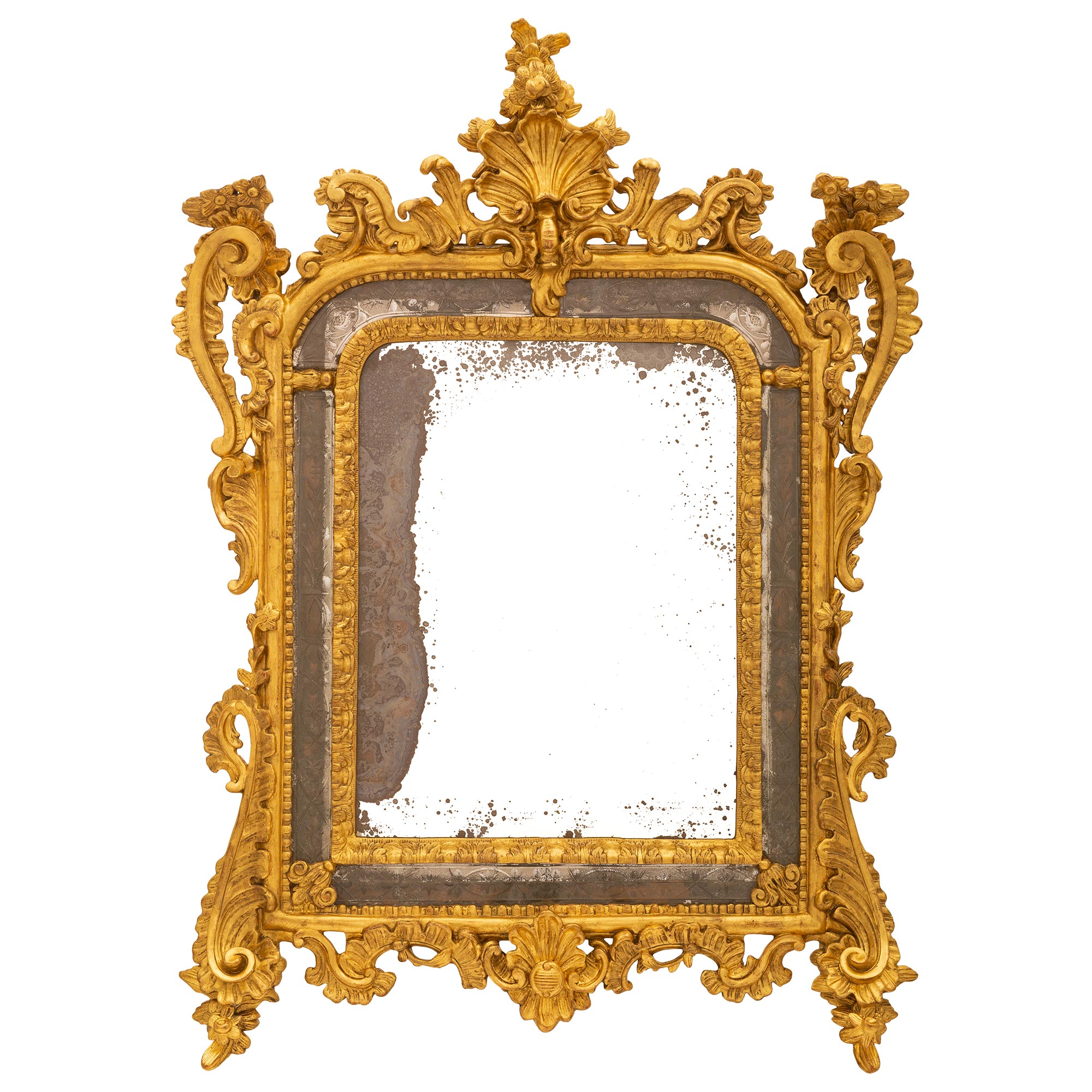 Miroir italien baroque du 18ème siècle encadré à double cadre en bois doré en vente