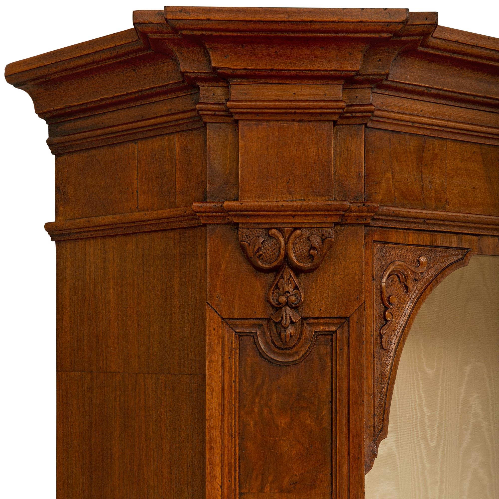 An Italian 18th century Baroque st. walnut cabinet For Sale 1