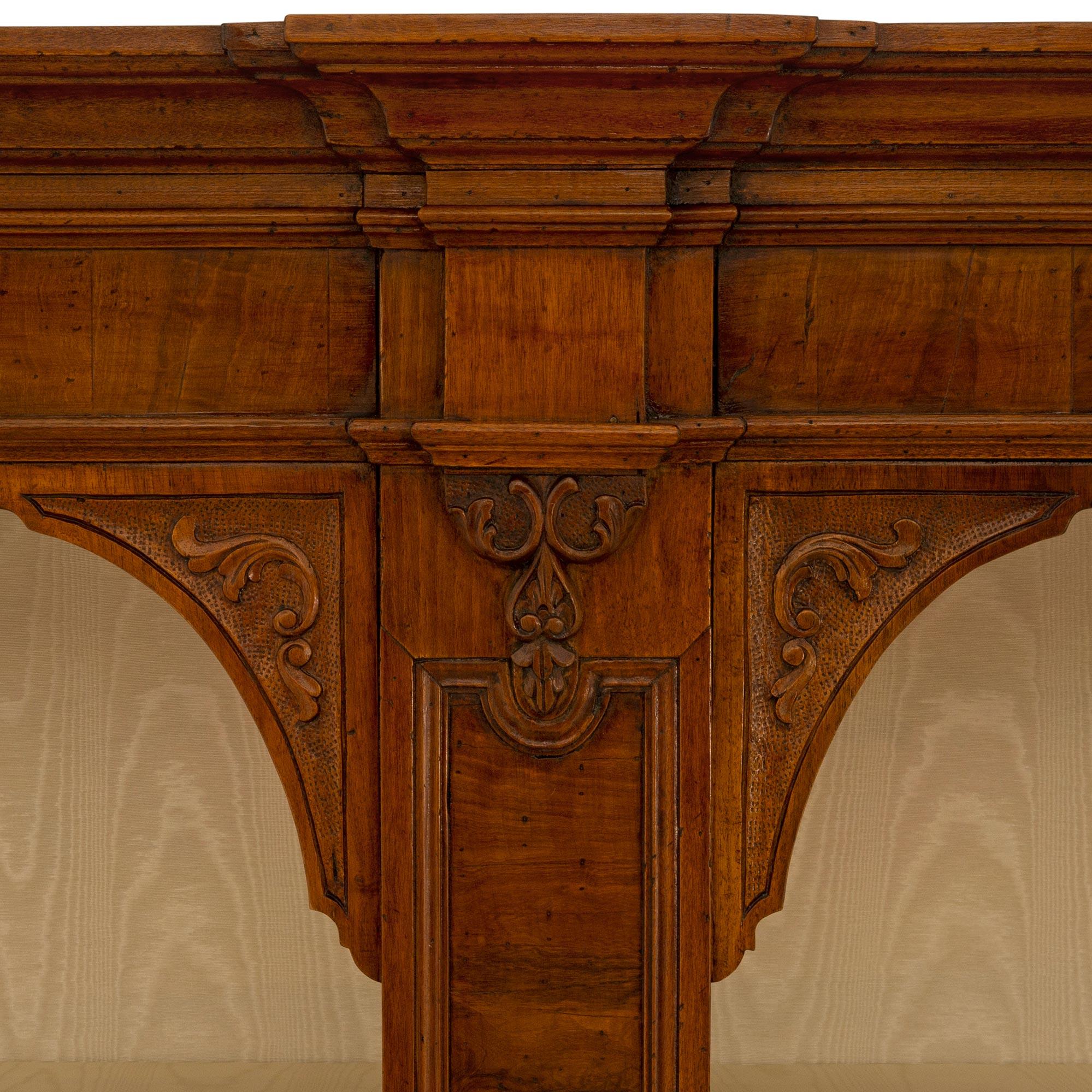 An Italian 18th century Baroque st. walnut cabinet For Sale 2